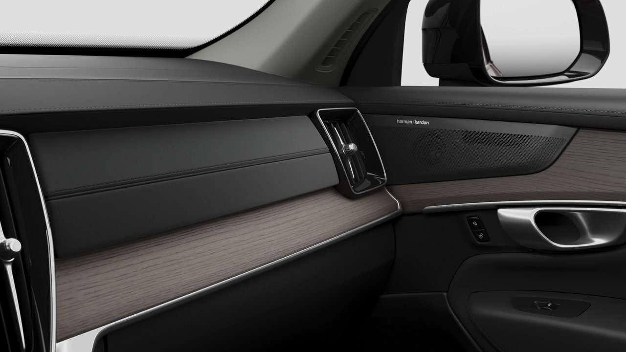 2026 Volvo XC90 Plus 7-Seater (Dark Theme) thumb 9