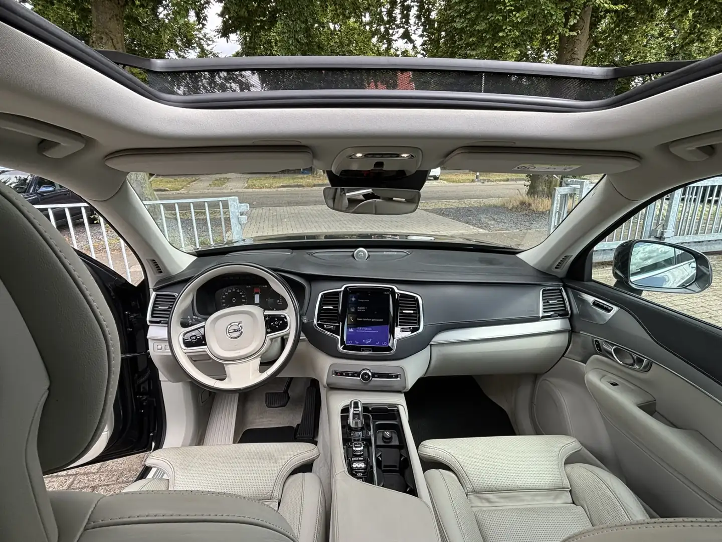 Volvo XC90 T8 AWD Inscription B&W HeadUp 360 Massage Grijs - 2