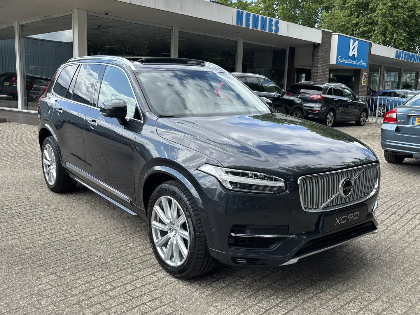 Volvo XC90 T8 AWD Inscription B&W HeadUp 360 Massage Grijs - 1