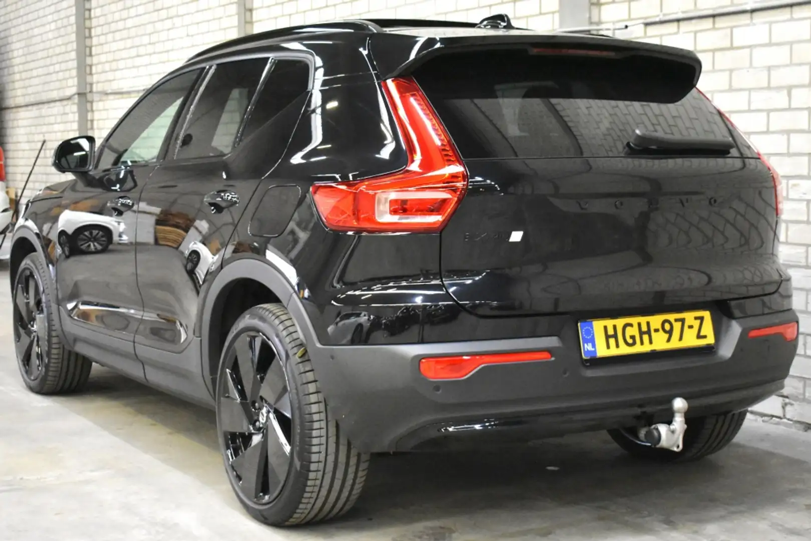 Volvo EX40 Twin Performance 442pk/82kWh Ultra Black Editon | Noir - 2