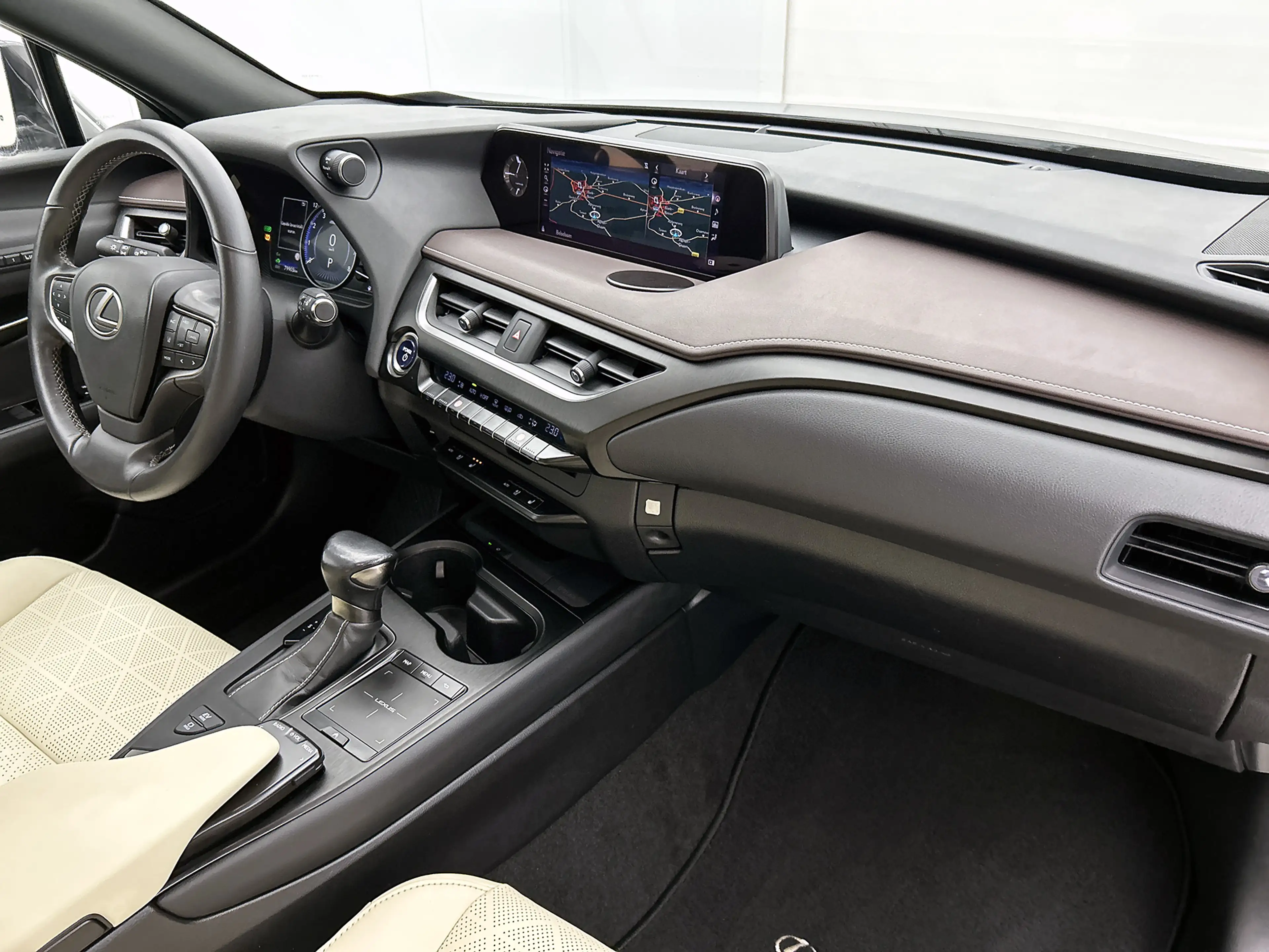 Lexus UX 250h Executive Line | Stoelgeheugen | Mark Levinson | S — photo 6