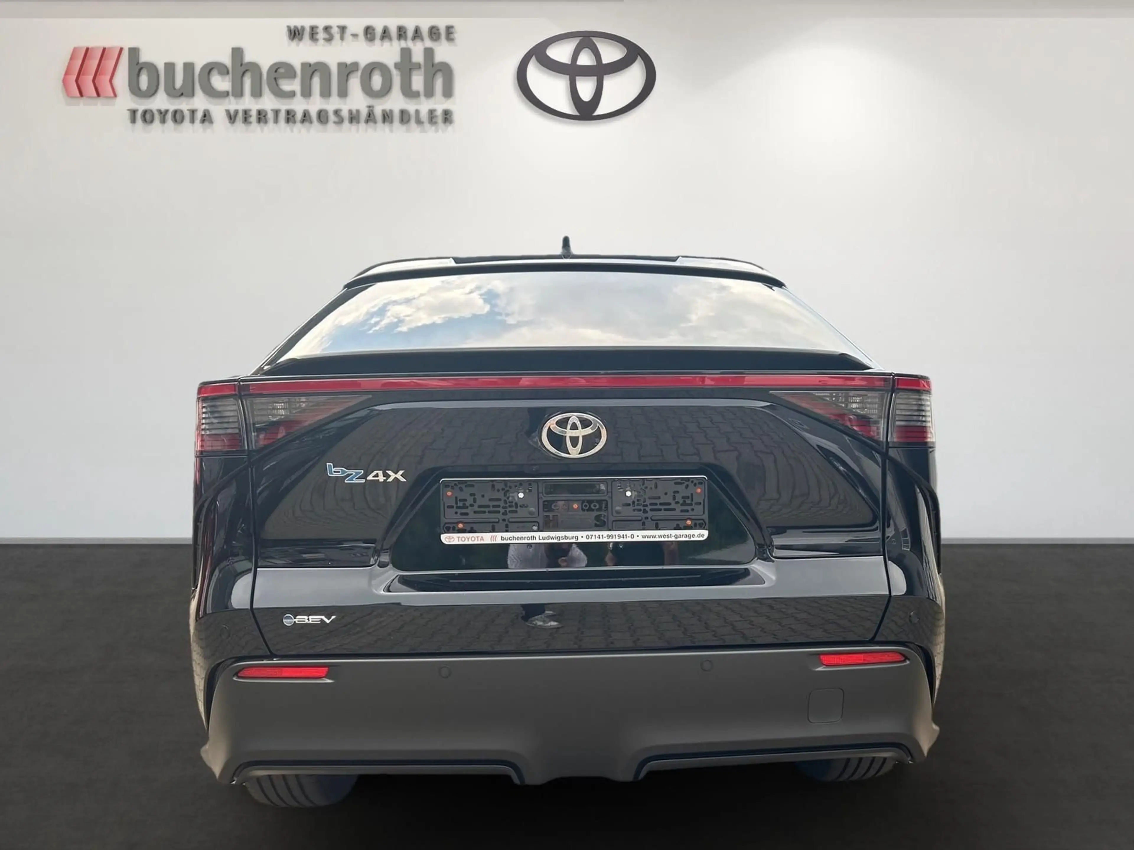 Toyota bZ4X FWD Teamplayer — photo 6