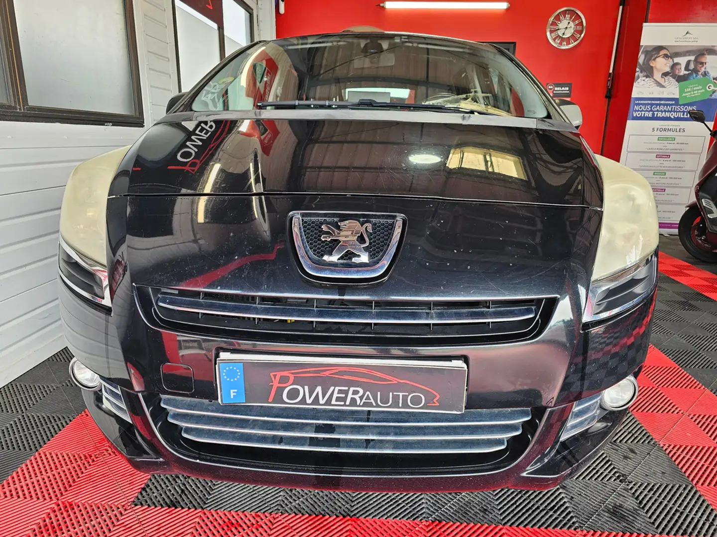 Peugeot 5008 hdi 251016KMS Schwarz - 2