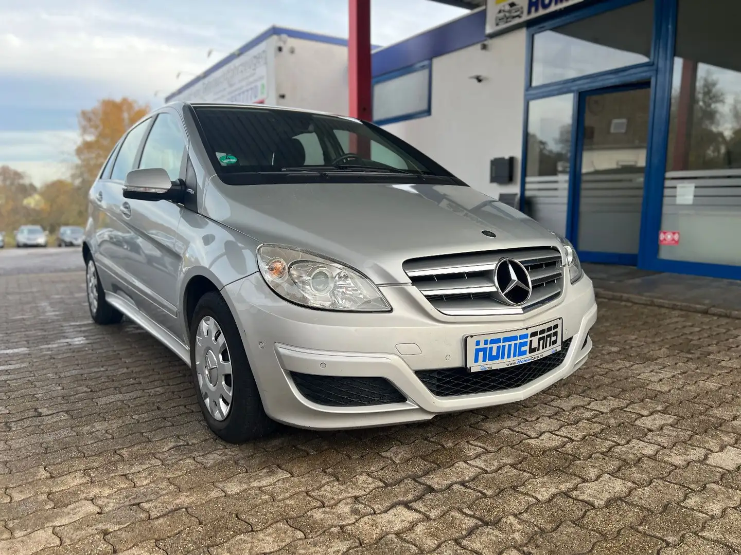 Mercedes-Benz B 180 B-Klasse I Benzin I Euro 5 Silber - 1