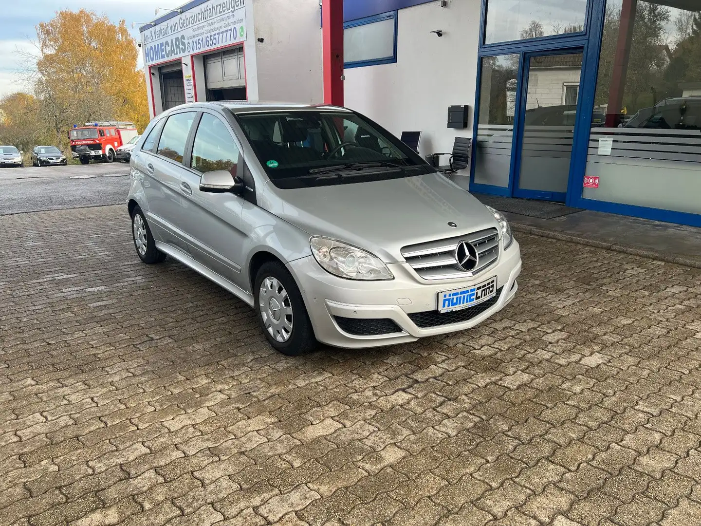 Mercedes-Benz B 180 B-Klasse I Benzin I Euro 5 Silber - 2