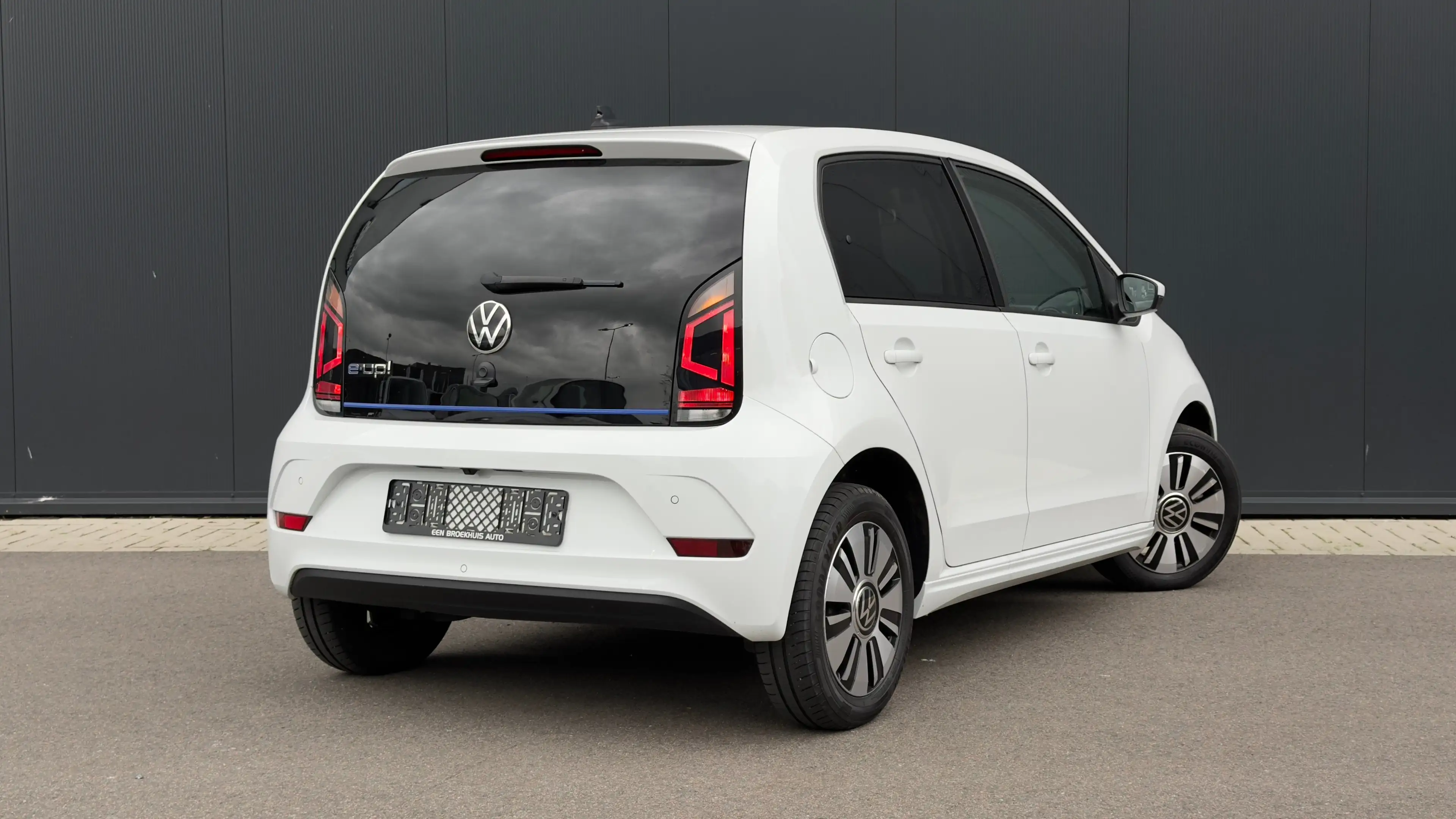 Volkswagen e-up! 83pk | SOH 89,91% | Achteruitrijcamera | Airco | B — photo 12