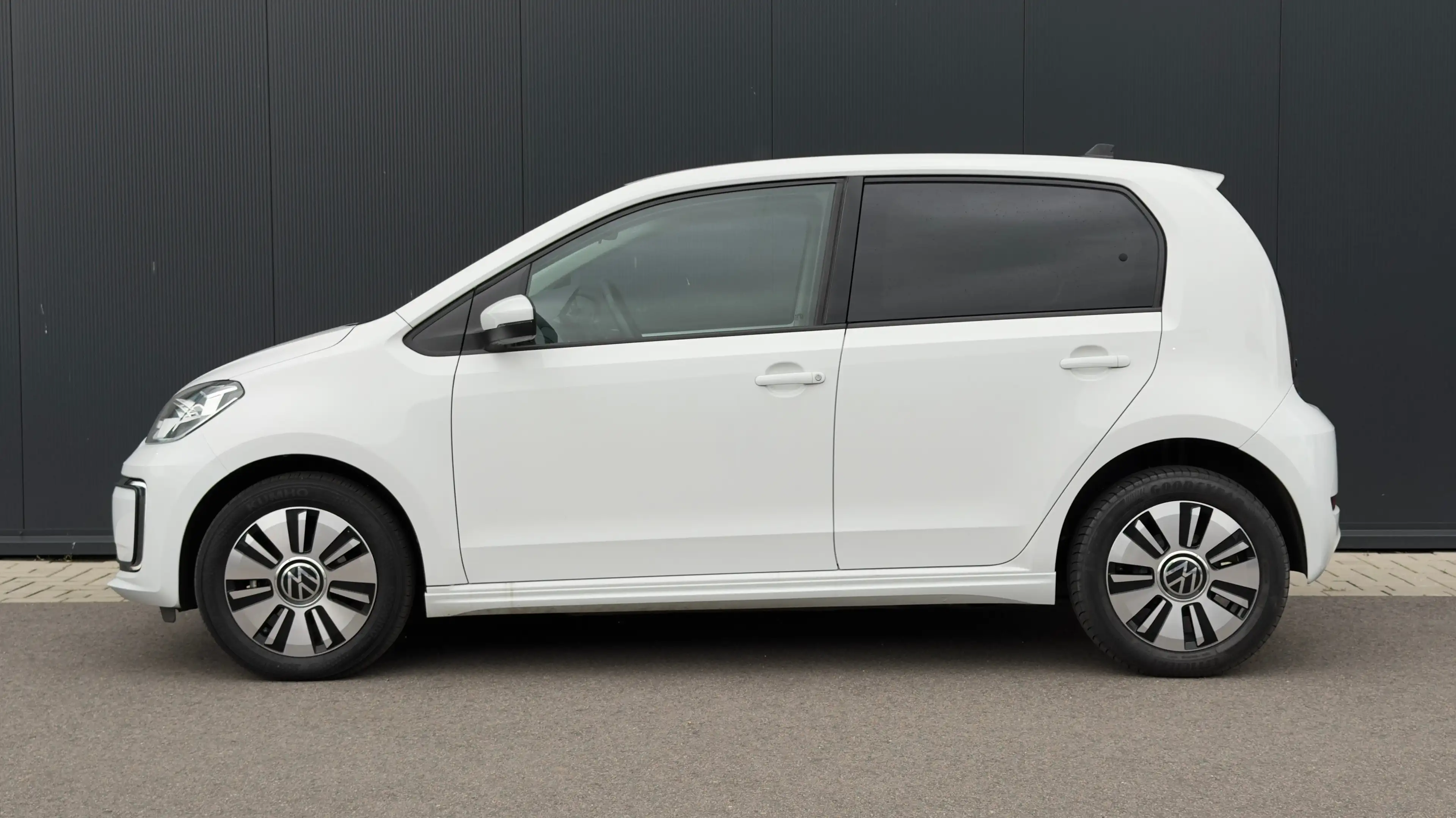 Volkswagen e-up! 83pk | SOH 89,91% | Achteruitrijcamera | Airco | B — photo 4