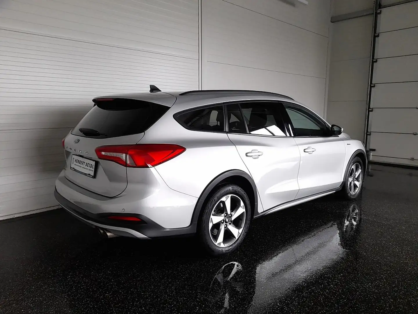 Ford Focus Turnier Active 1,5 EcoBlue Aut. *LED / AHV & KA... Silber - 2