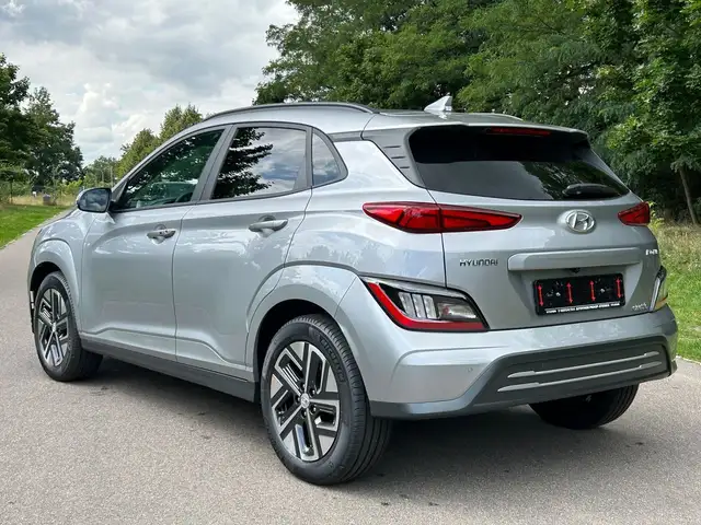 Hyundai Kona view 6