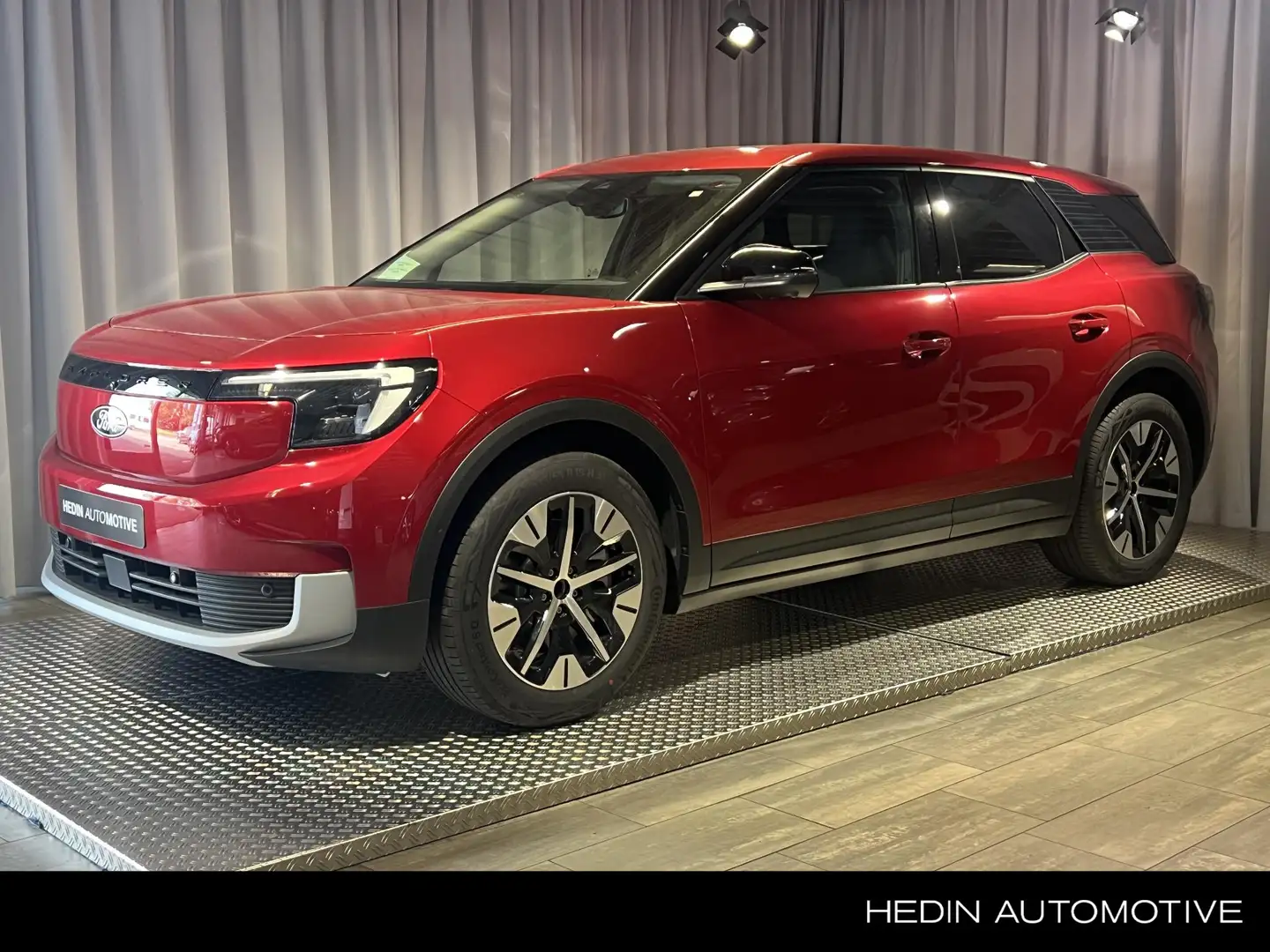 Ford Explorer Standard Range RWD 52 kWh voorraad Rood - 1