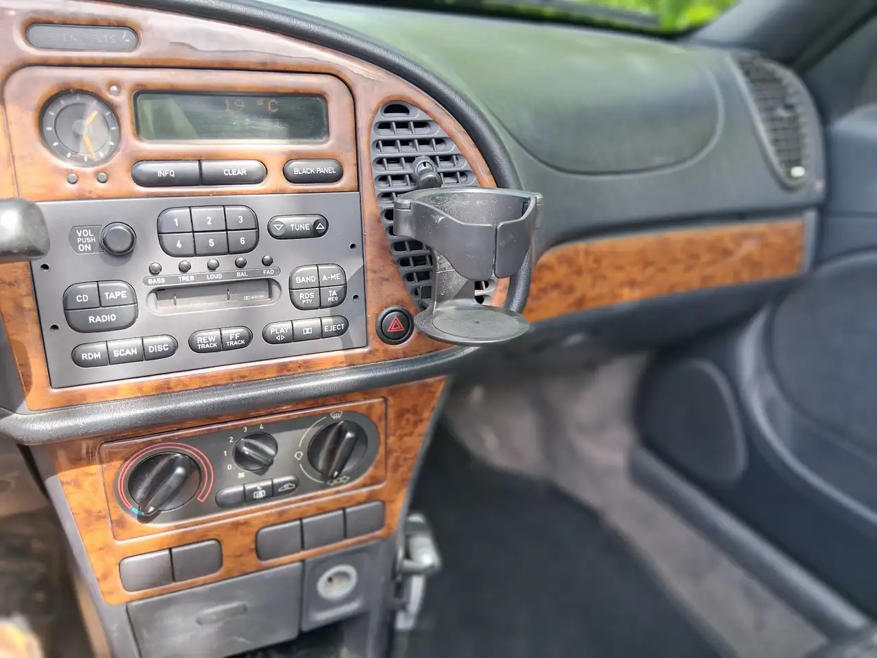 Saab 900 2.3 SE, foto 12