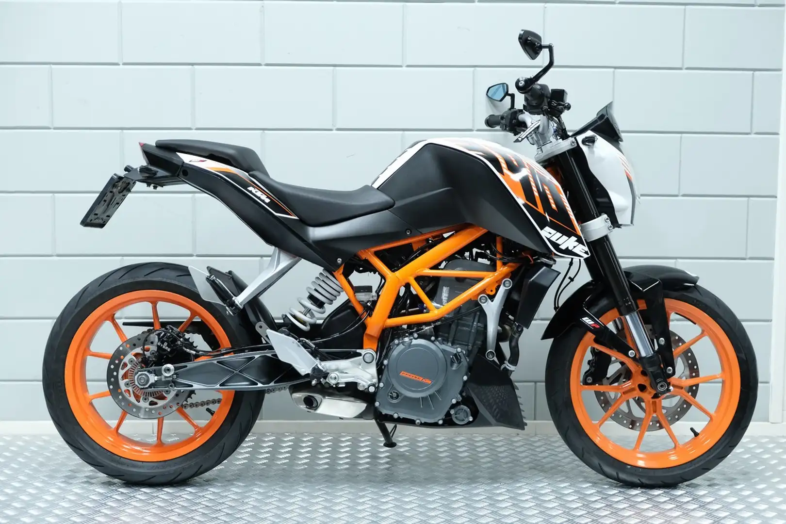 KTM 390 Duke ABS Alb - 1