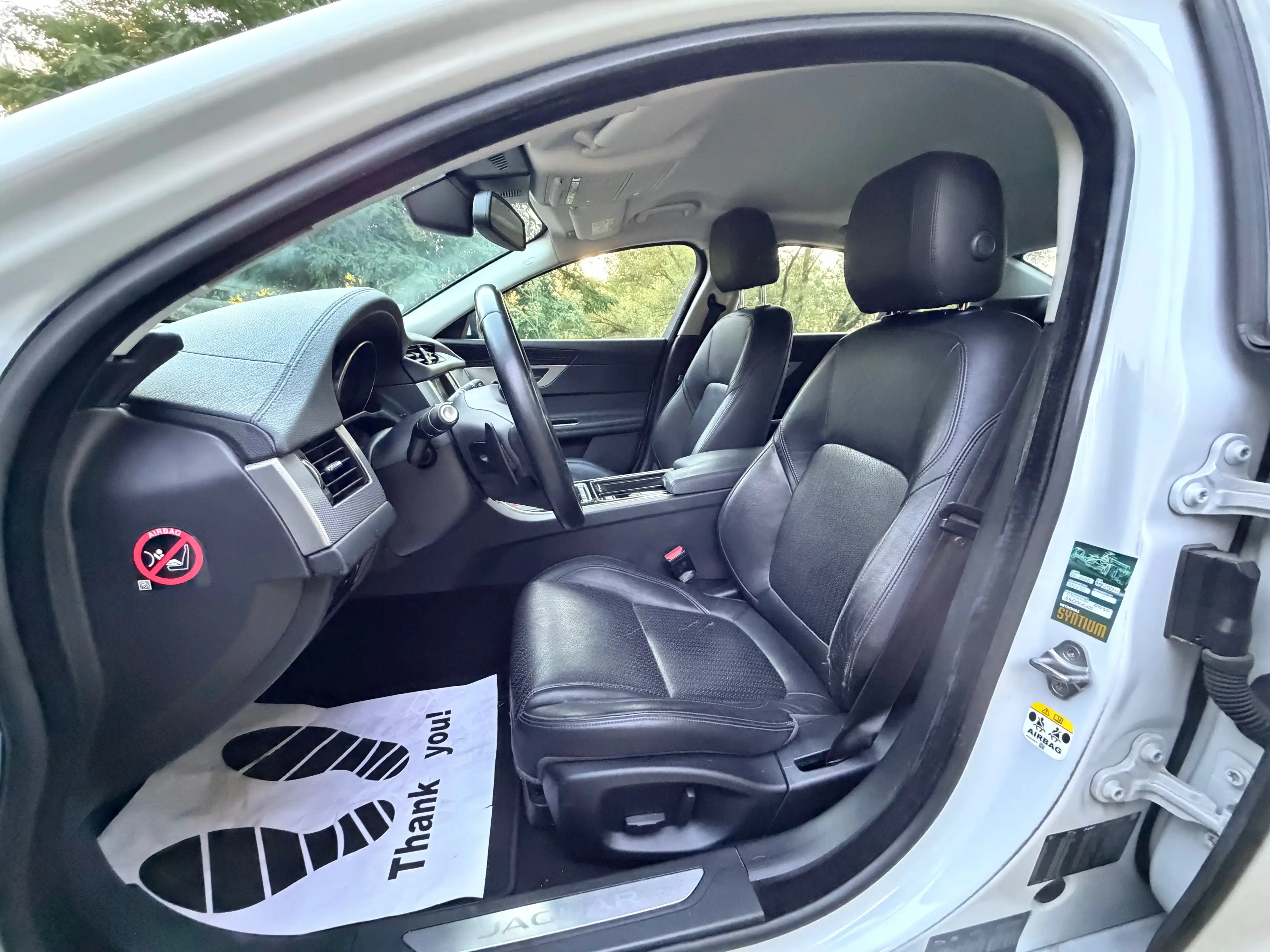 Jaguar XF XF 2.0 D E-Performance Prestige — photo 8