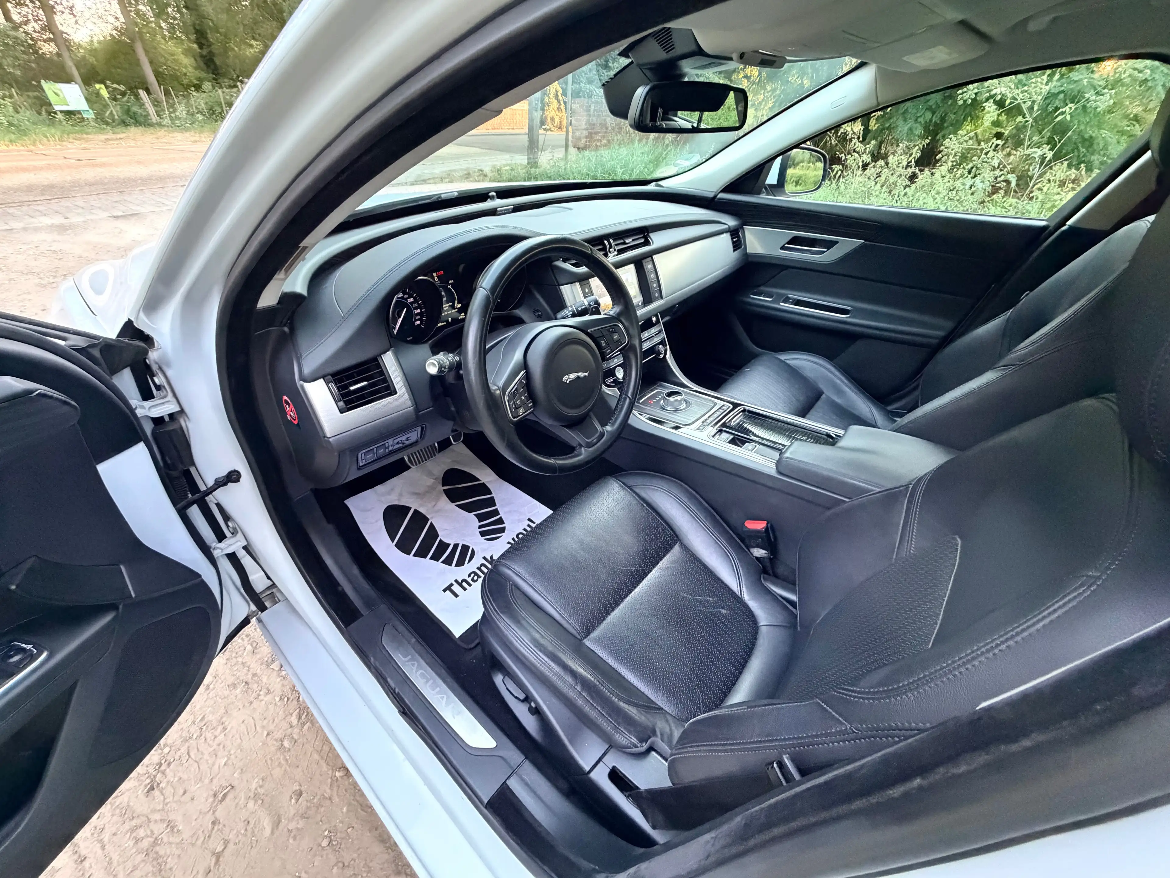 Jaguar XF XF 2.0 D E-Performance Prestige — photo 7