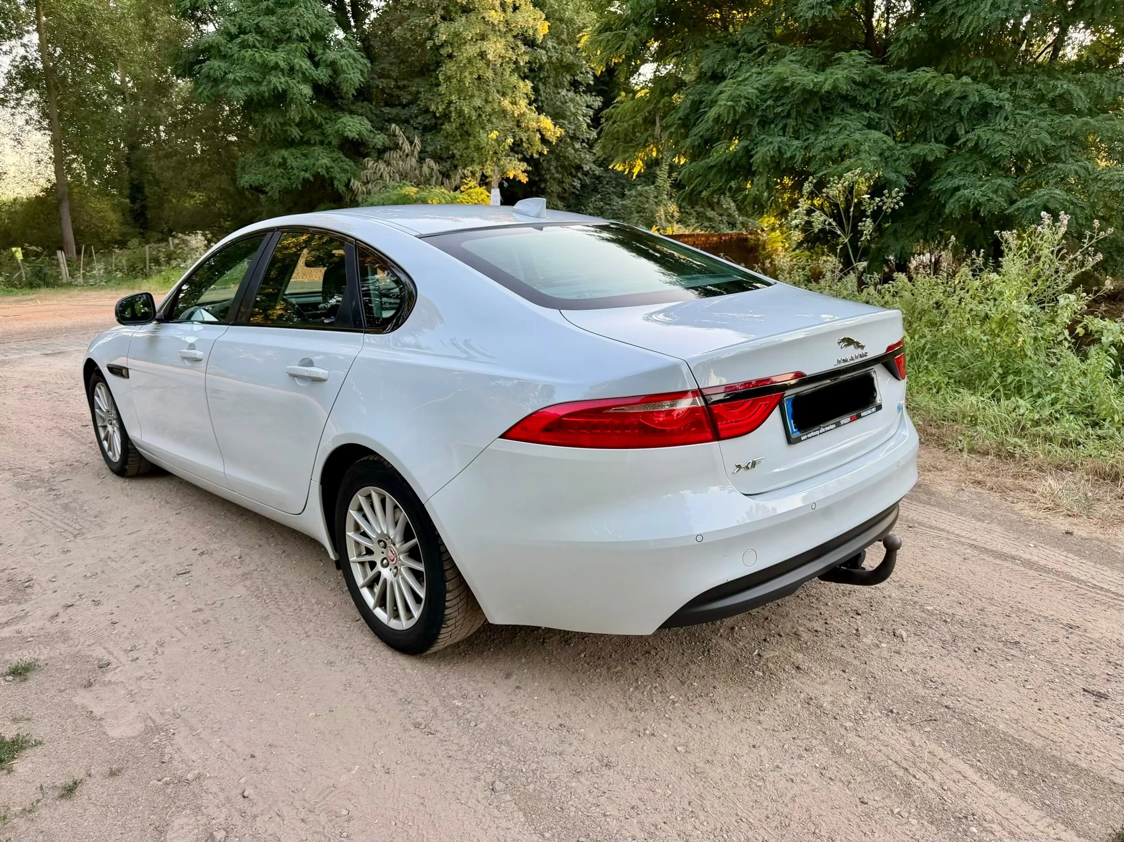 Jaguar XF XF 2.0 D E-Performance Prestige — photo 6