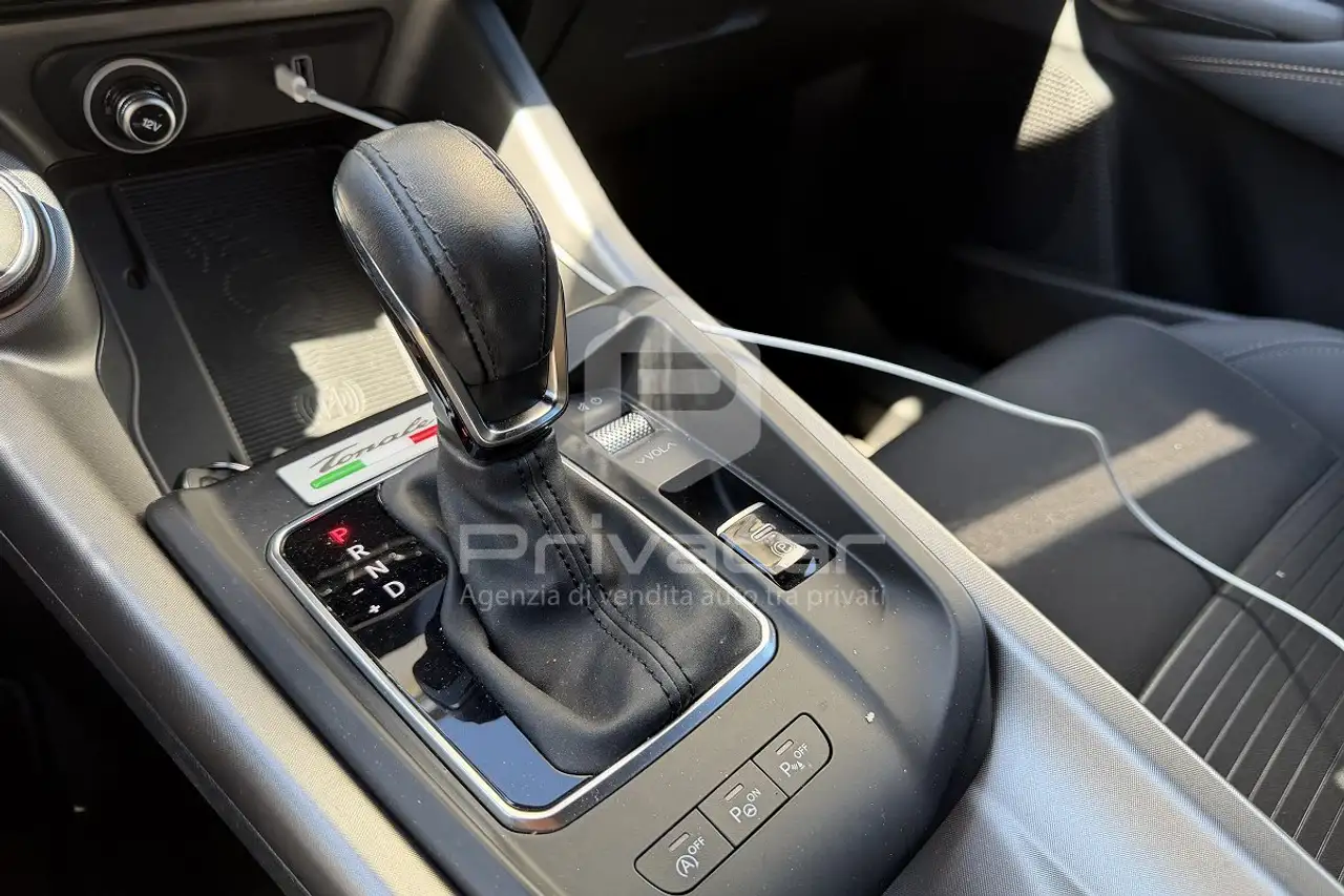 Alfa Romeo Tonale 2024 — фото 15