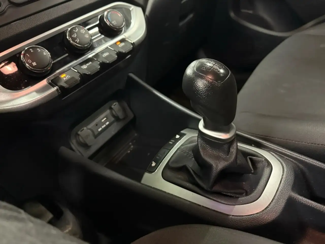 Kia Rio снимка Kia Rio