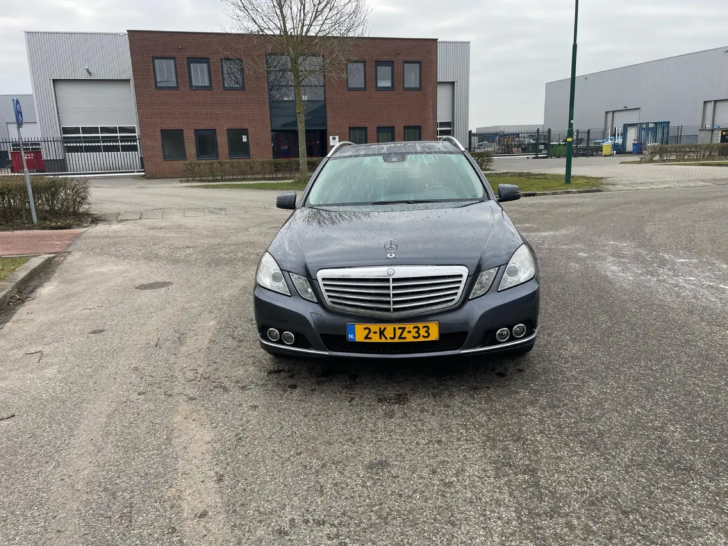 Mercedes-Benz E 250 Bns Cl. Av.g Grijs - 2