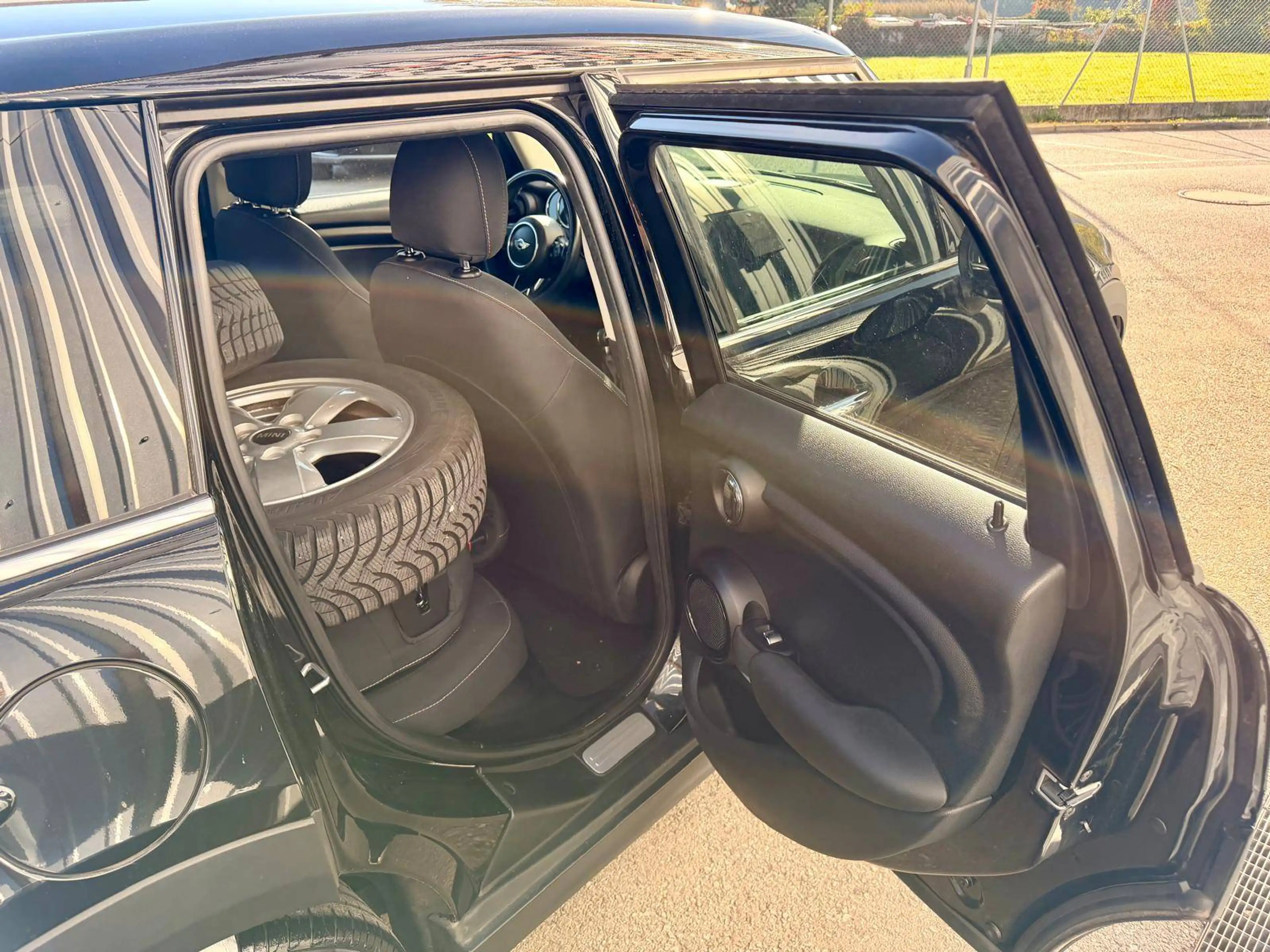 MINI One One — photo 12