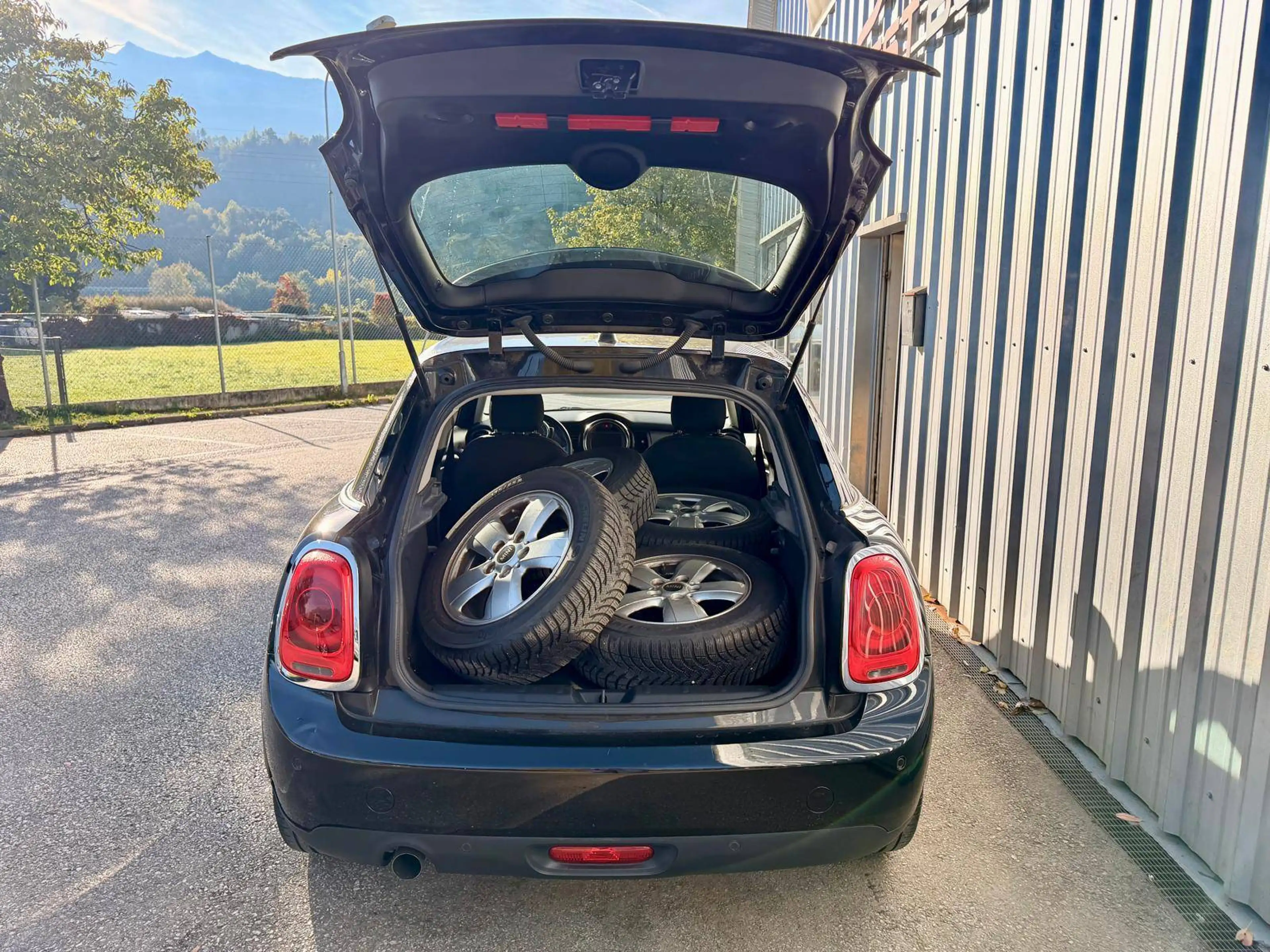 MINI One One — photo 13