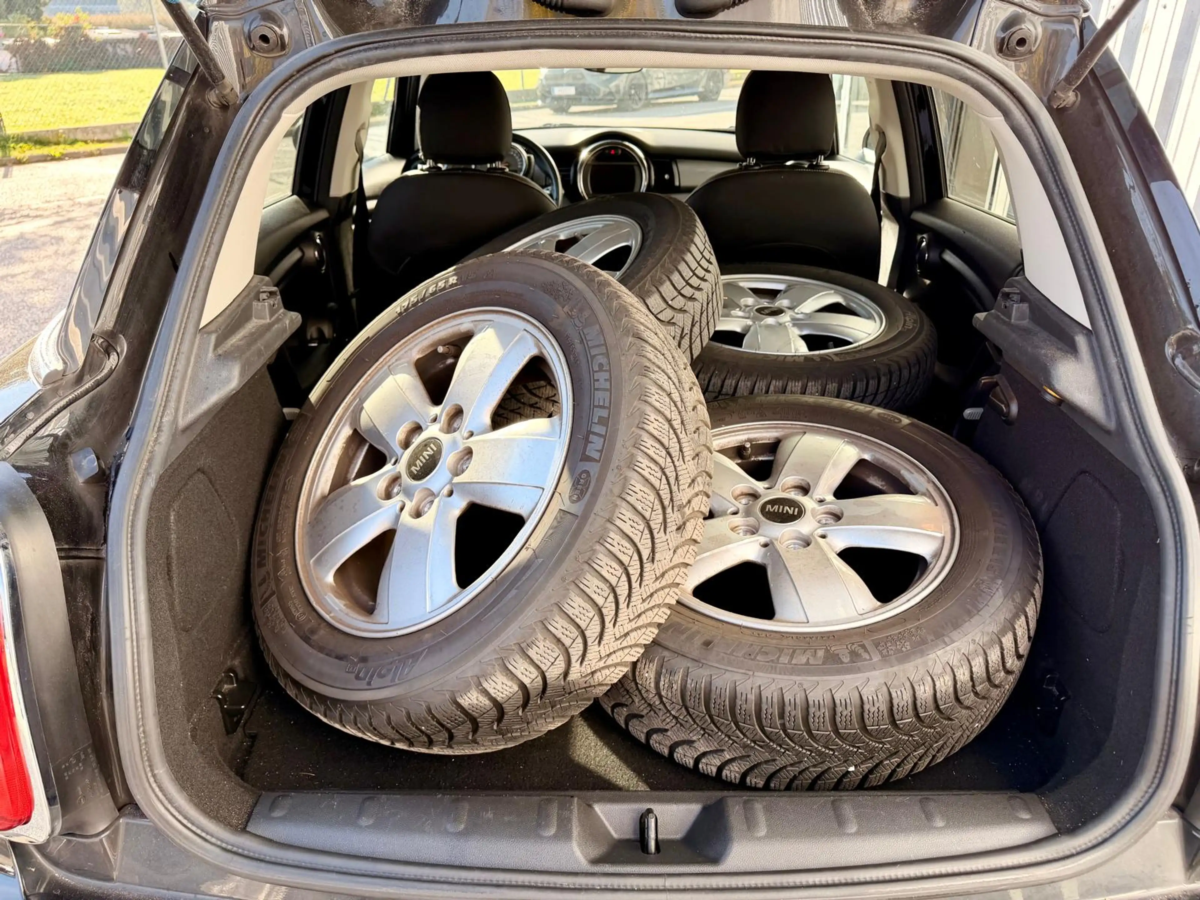 MINI One One — photo 14