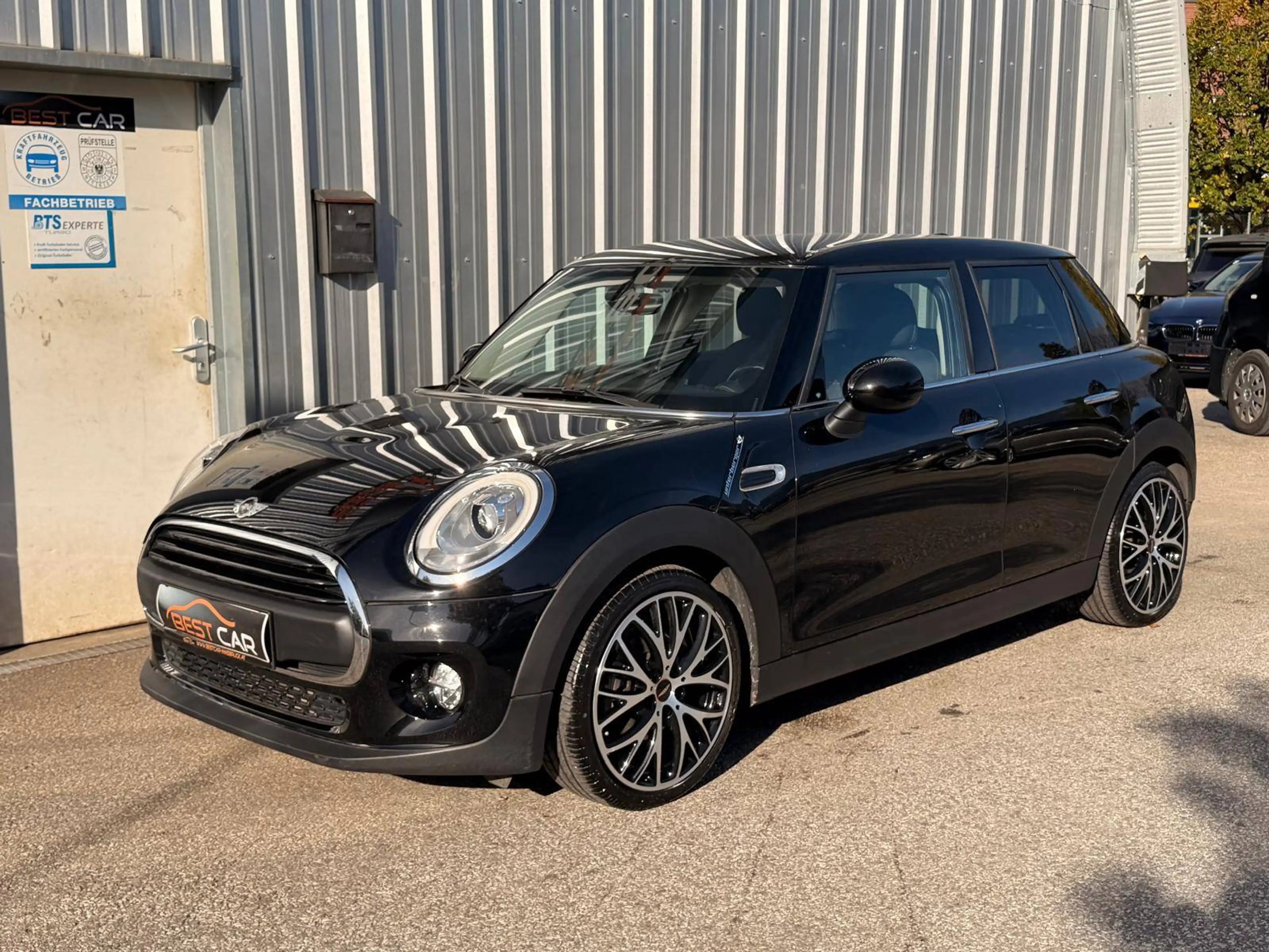 MINI One One