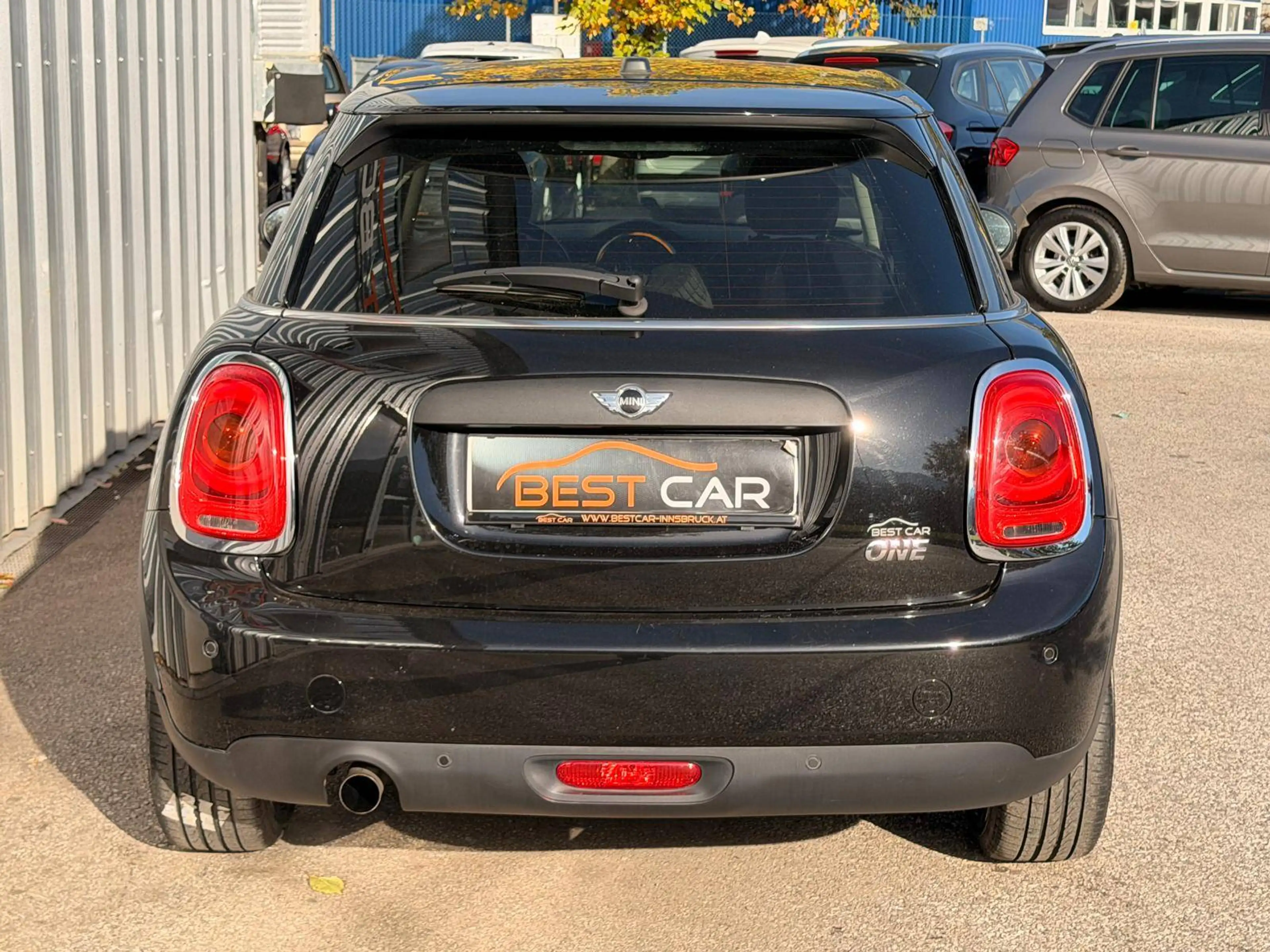 MINI One One — photo 4