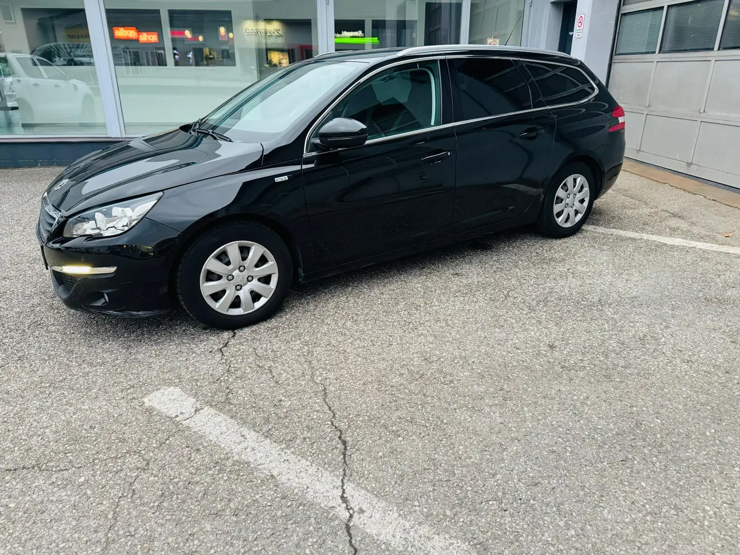 Peugeot 308 Style Schwarz - 2