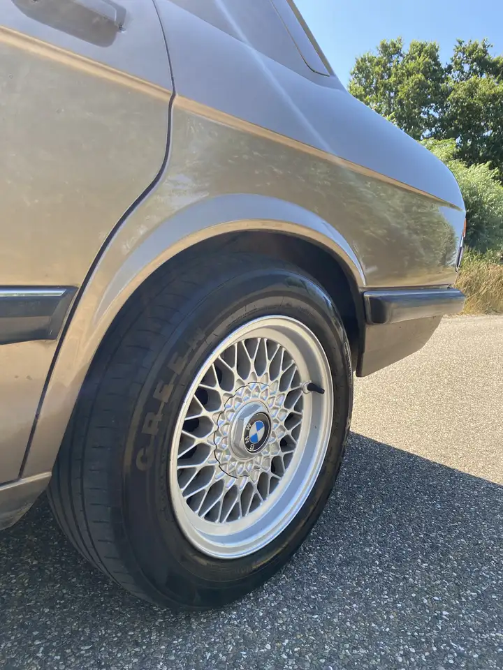 BMW 525e 1985, foto 8