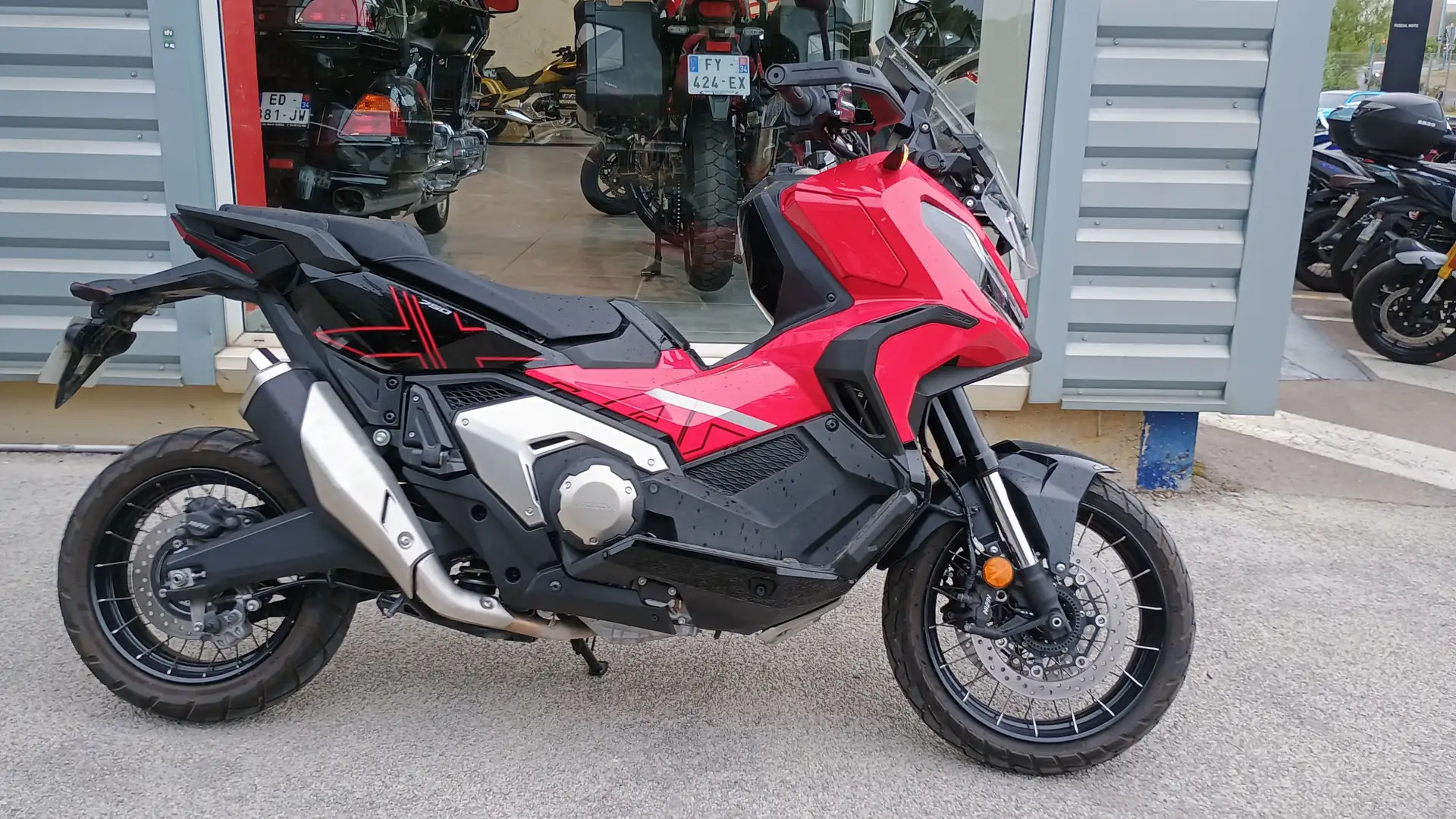 Honda X-ADV Roşu - 1