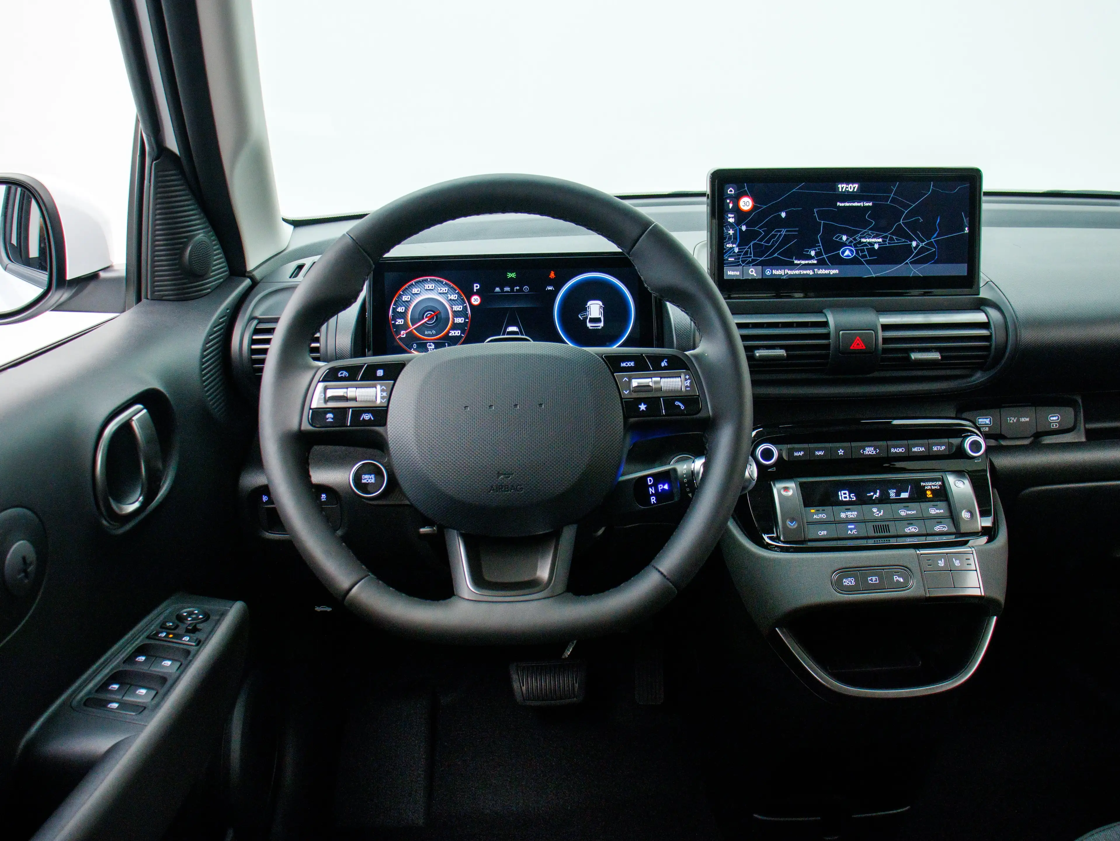 Hyundai Inster Electric 42 kWh Pulse Advanced (Tomboy Khaki) — photo 3