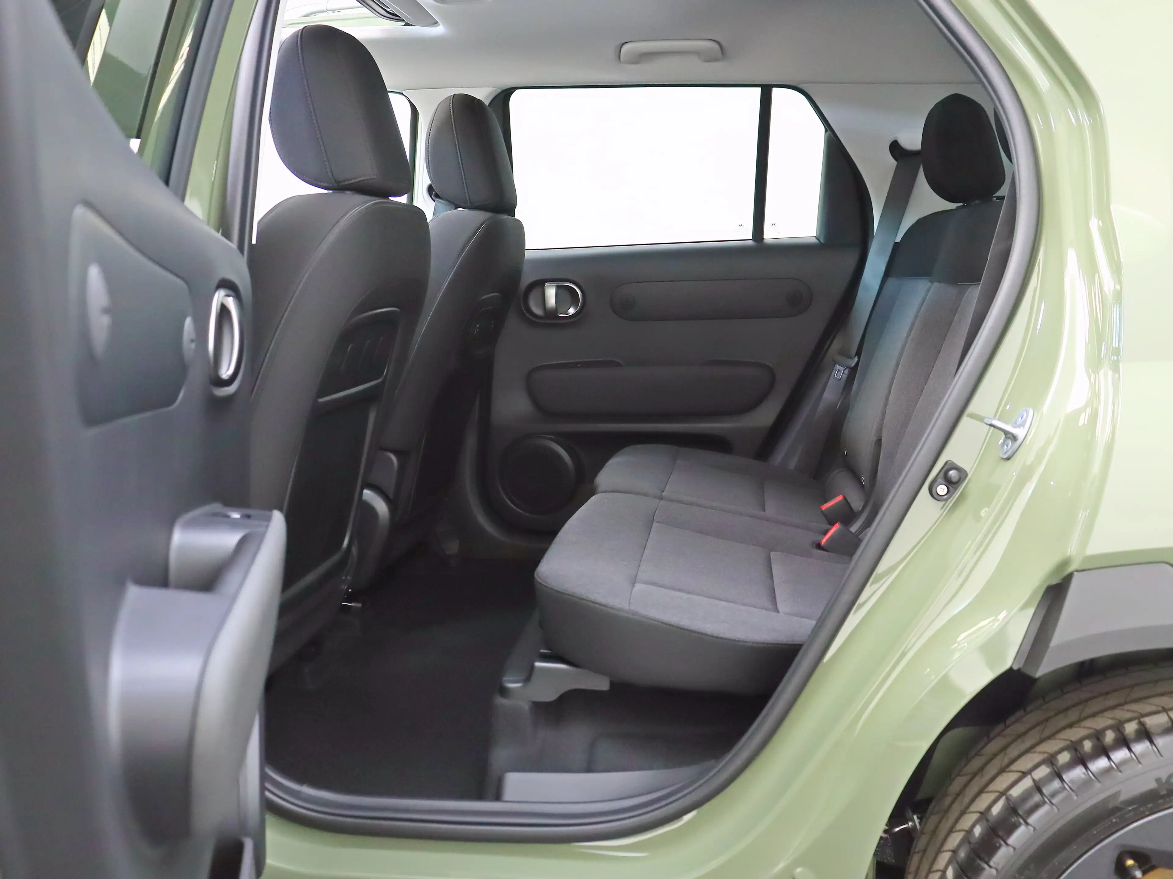 Hyundai Inster Electric 42 kWh Pulse Advanced (Tomboy Khaki) — photo 14