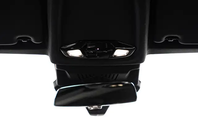 BMW 2 Series view 26