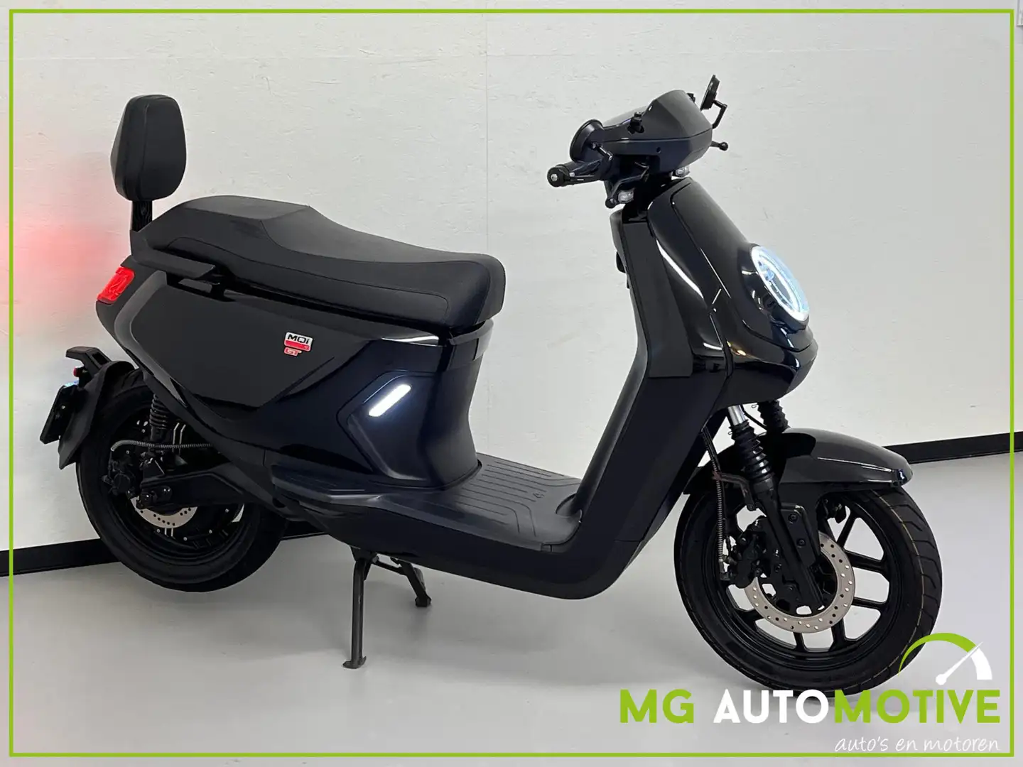 Niu MQi Bromscooter GT Standard | Range Extender | Alarm | Negro - 2