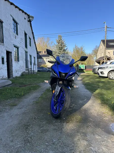Yamaha YZF-R125 - foto 2