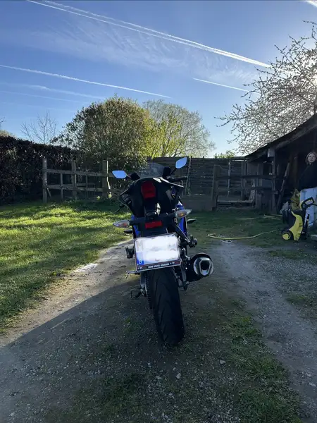 Yamaha YZF-R125 - foto 3