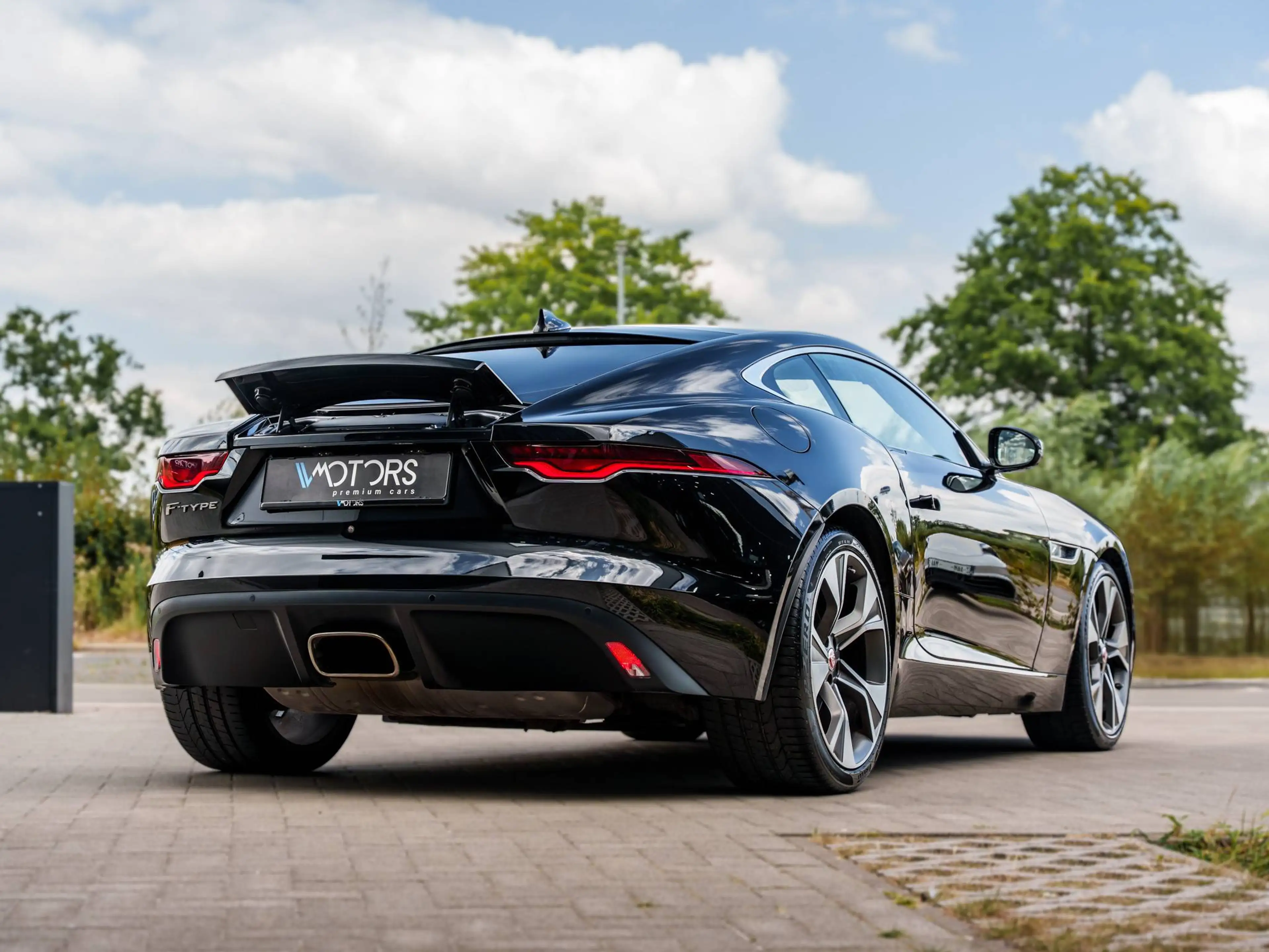 Jaguar F-Type Coupe 2.0 P300 - Panoramadak - Meridian 600W - CarPlay - Camera - Blind Spot - LED Premium - Leder — photo 5