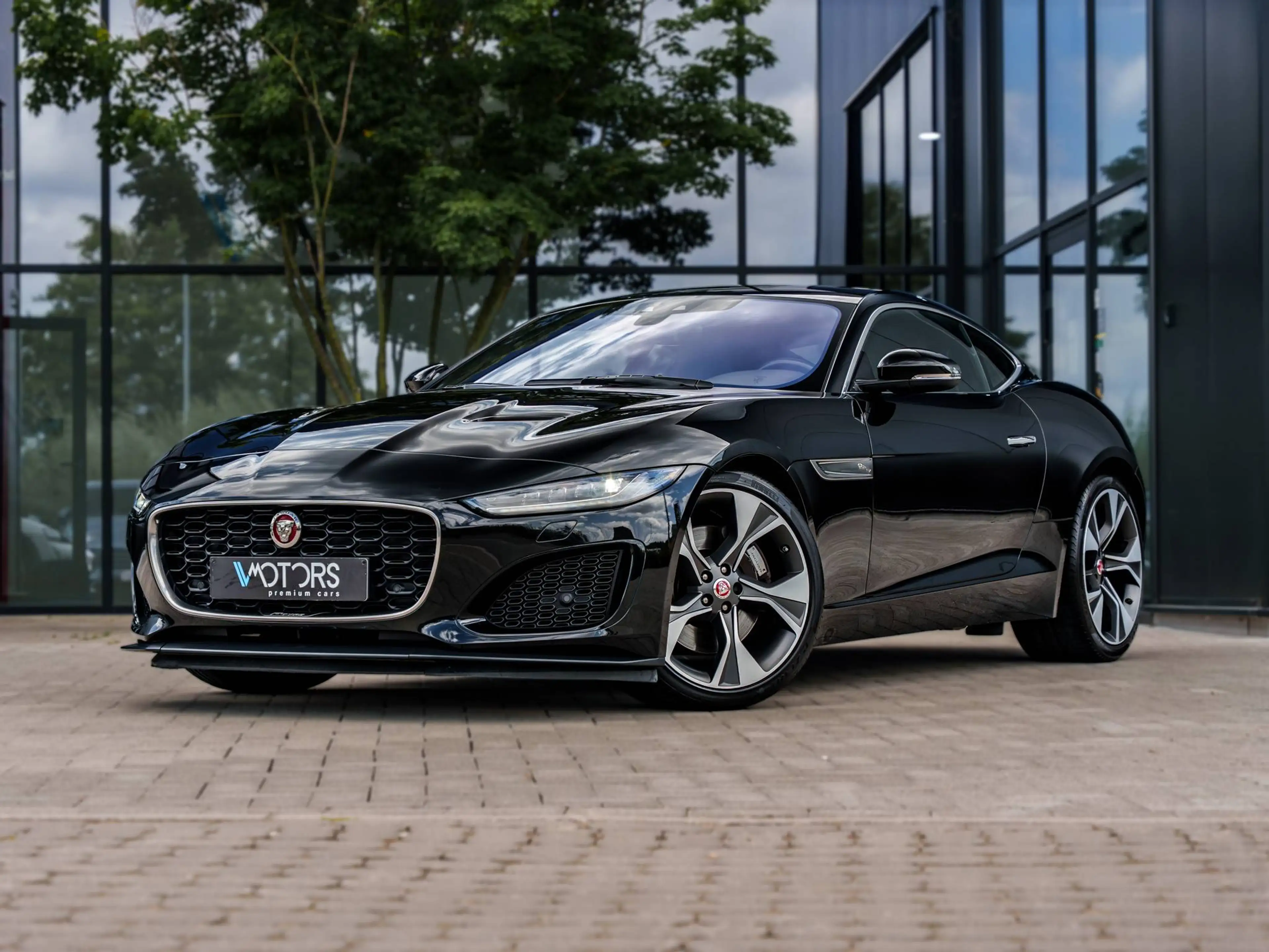 Jaguar F-Type Coupe 2.0 P300 - Panoramadak - Meridian 600W - CarPlay - Camera - Blind Spot - LED Premium - Leder