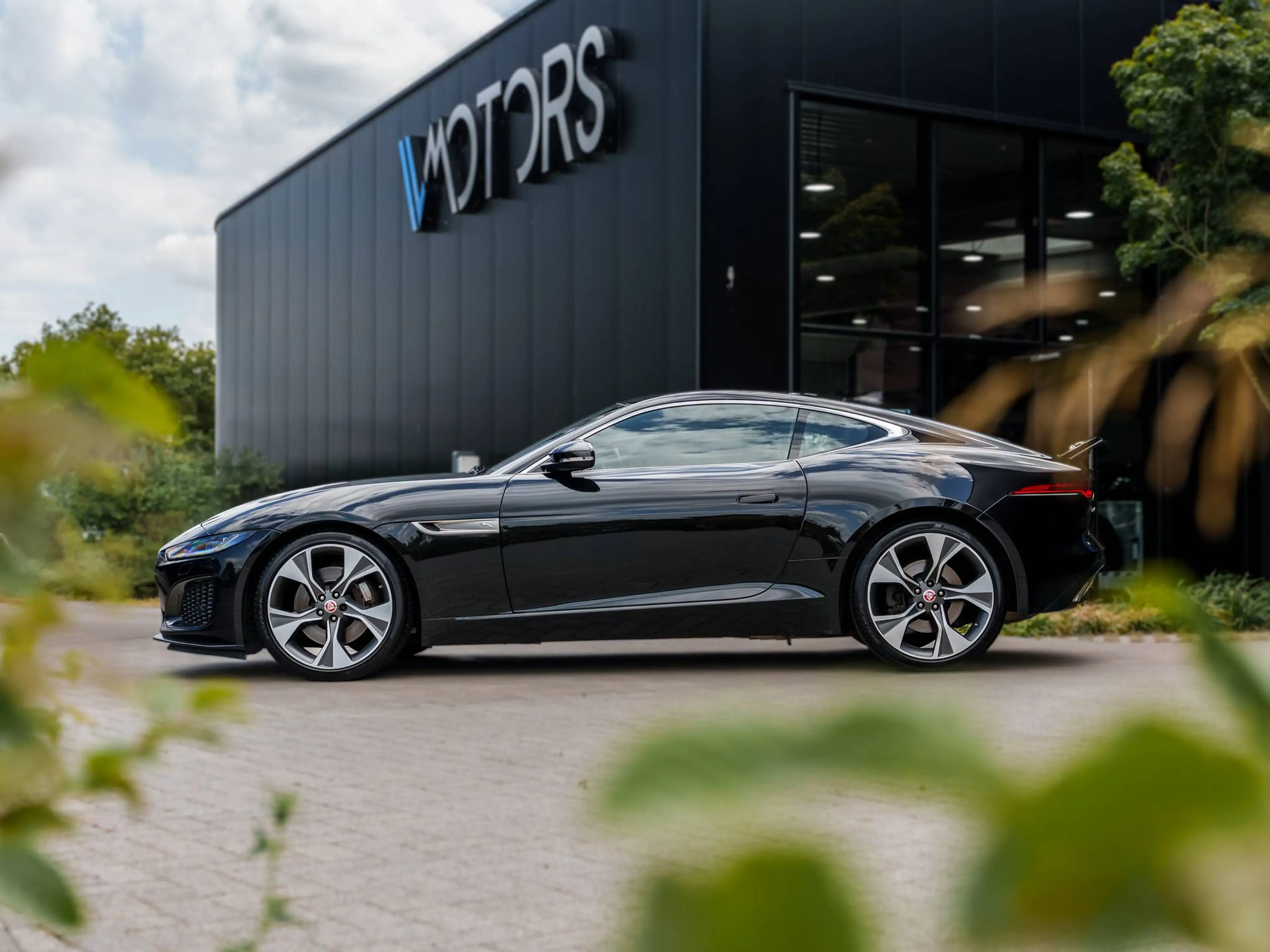 Jaguar F-Type Coupe 2.0 P300 - Panoramadak - Meridian 600W - CarPlay - Camera - Blind Spot - LED Premium - Leder — photo 3