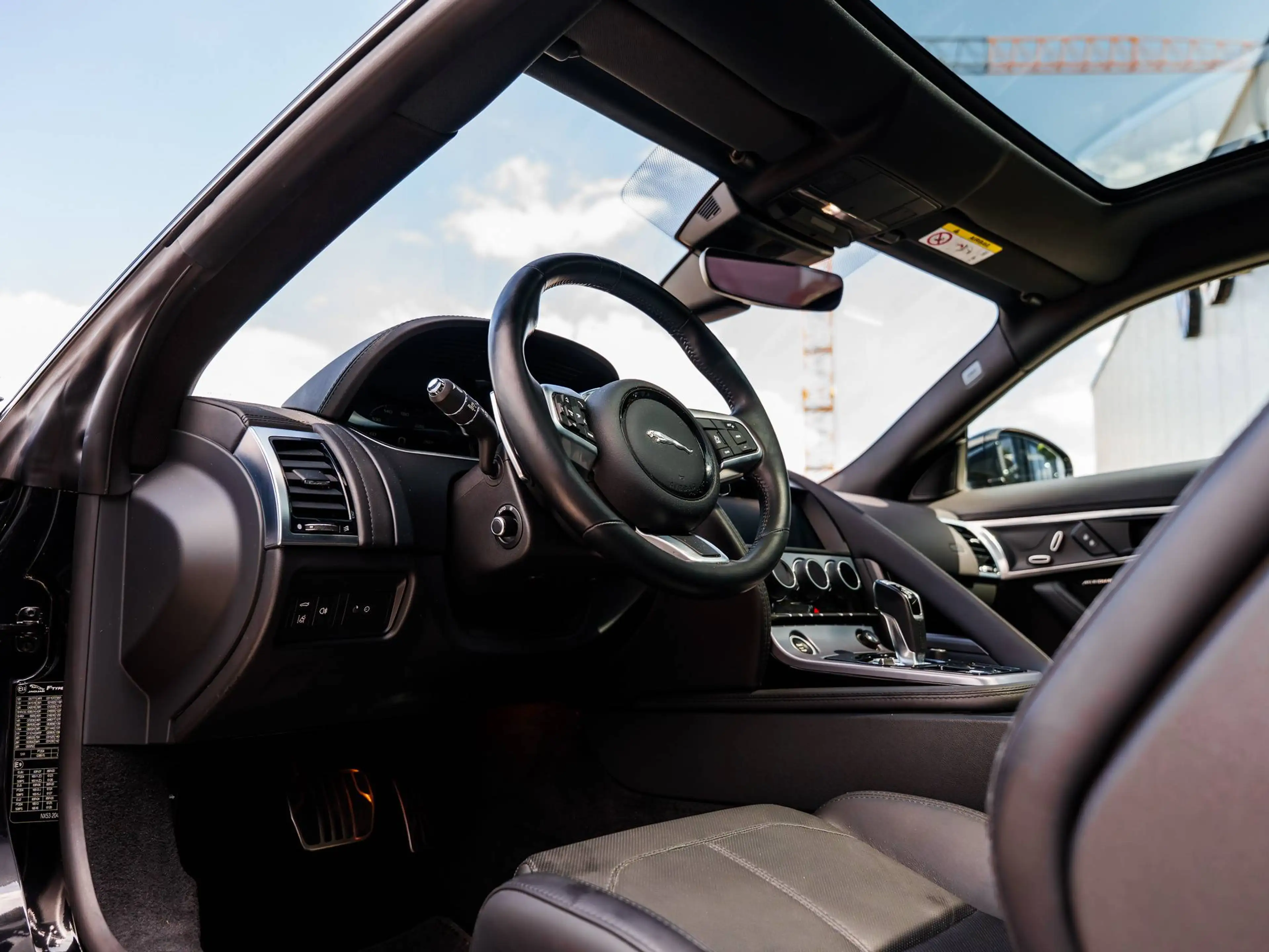 Jaguar F-Type Coupe 2.0 P300 - Panoramadak - Meridian 600W - CarPlay - Camera - Blind Spot - LED Premium - Leder — photo 14
