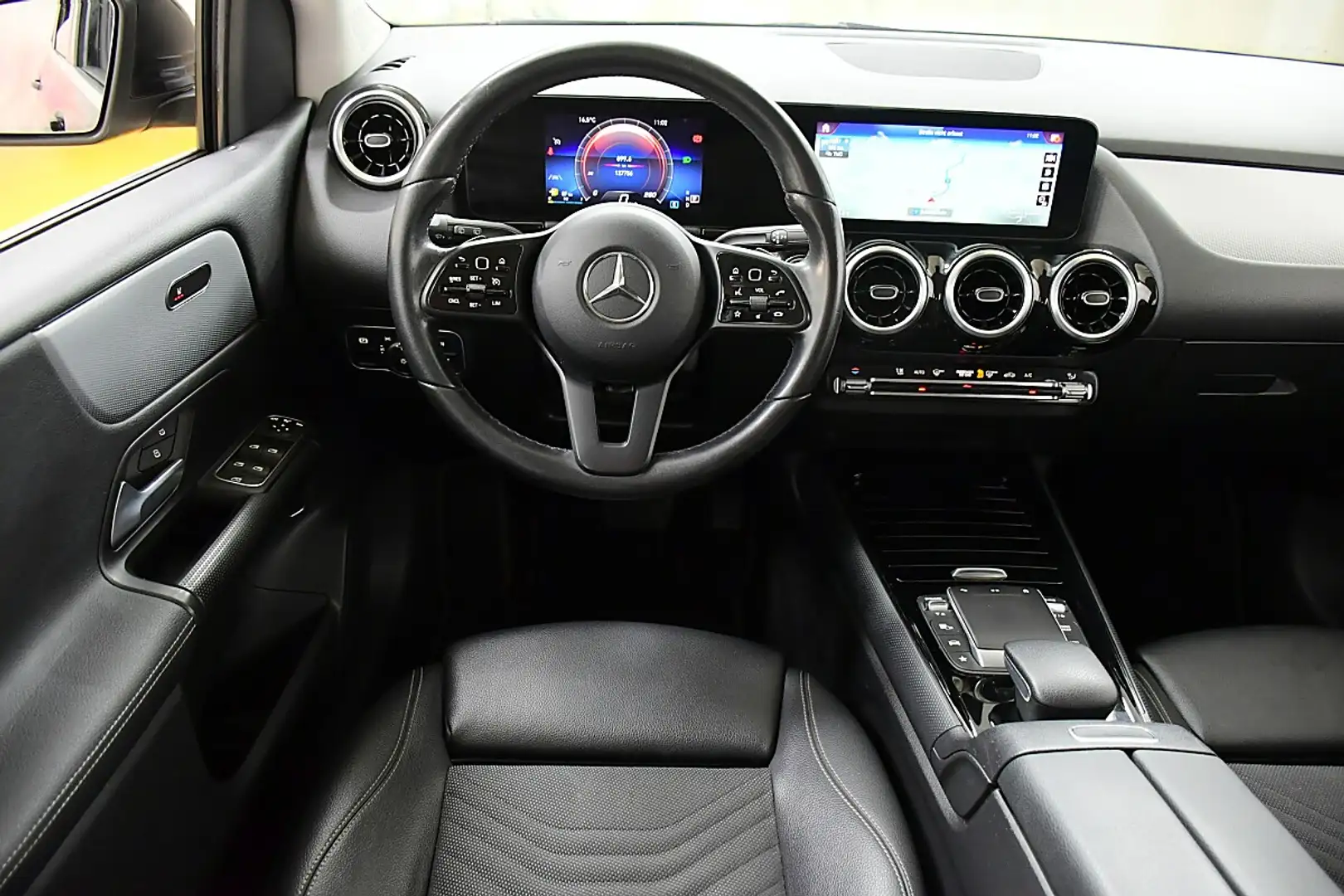 Mercedes-Benz B 180 d Aut. Schwarz - 2