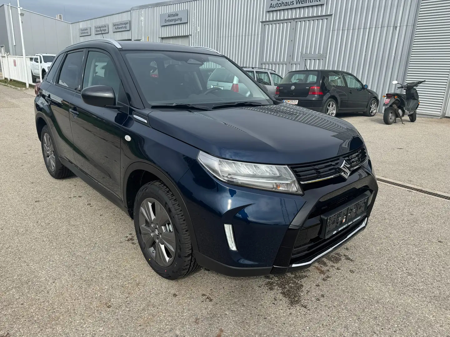 Suzuki Vitara 1.4 Hybrid shine Aut. Blau - 1
