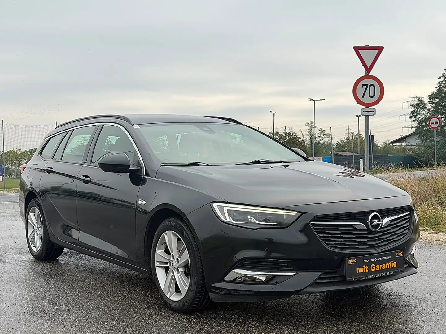 Opel Insignia ST 1,6 ECOTEC *Xenon*Navi*Kamera* Schwarz - 2