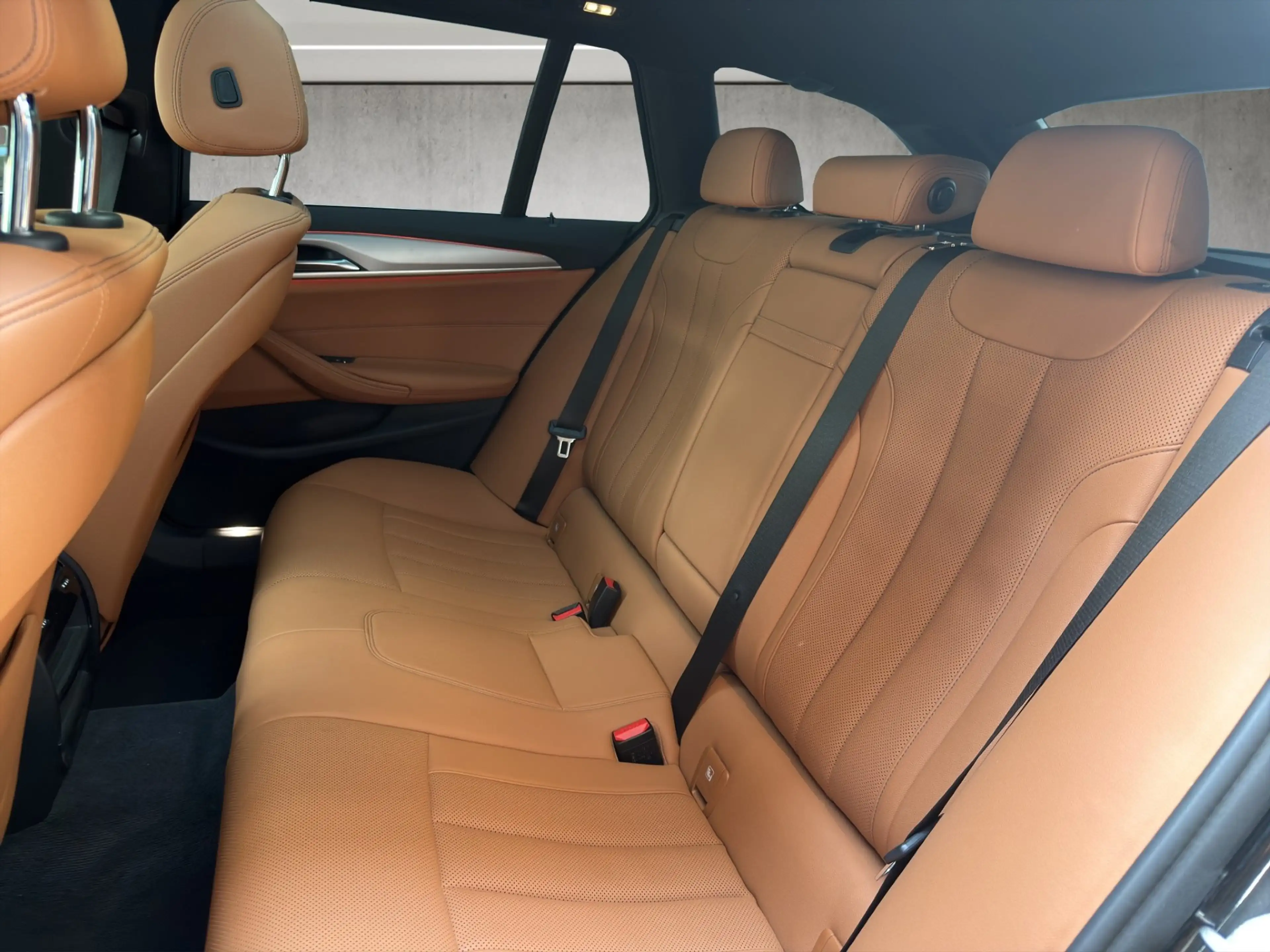 BMW 518 d — photo 11