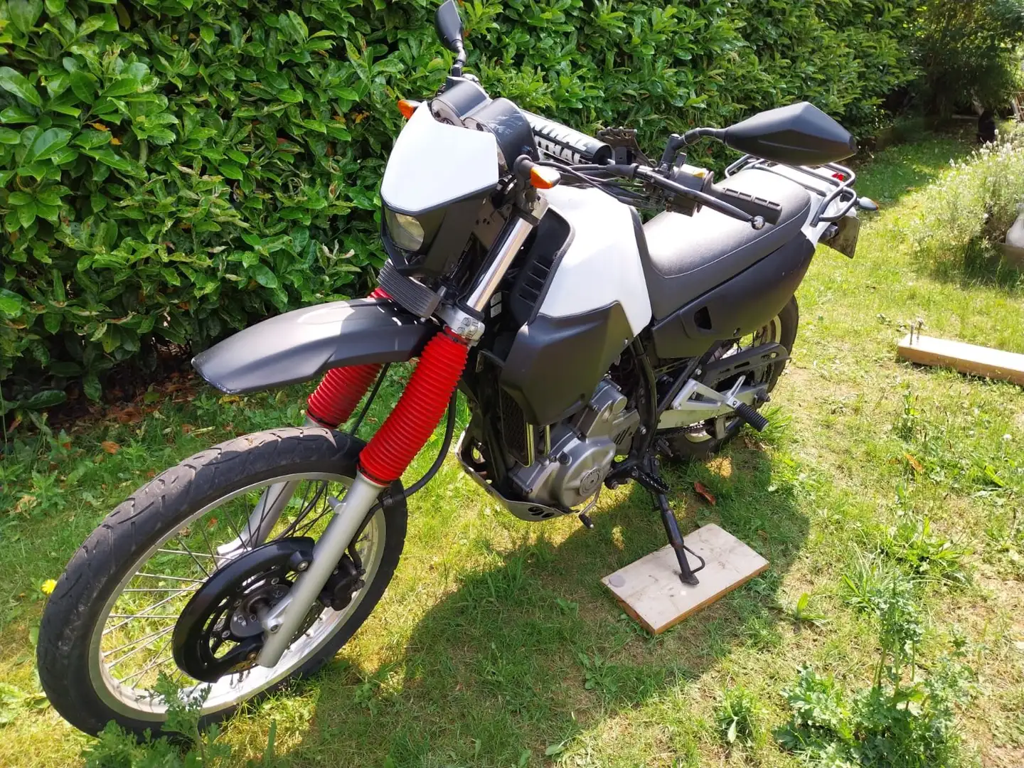 Suzuki DR 650 Schwarz - 2