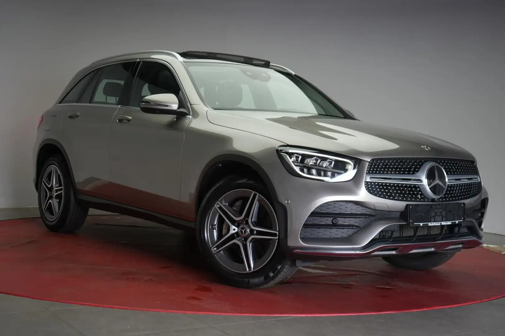 Mercedes-Benz GLC 300 4Matic 9G-Tronic AMG Distronic/Kamera/Vi Silber - 1