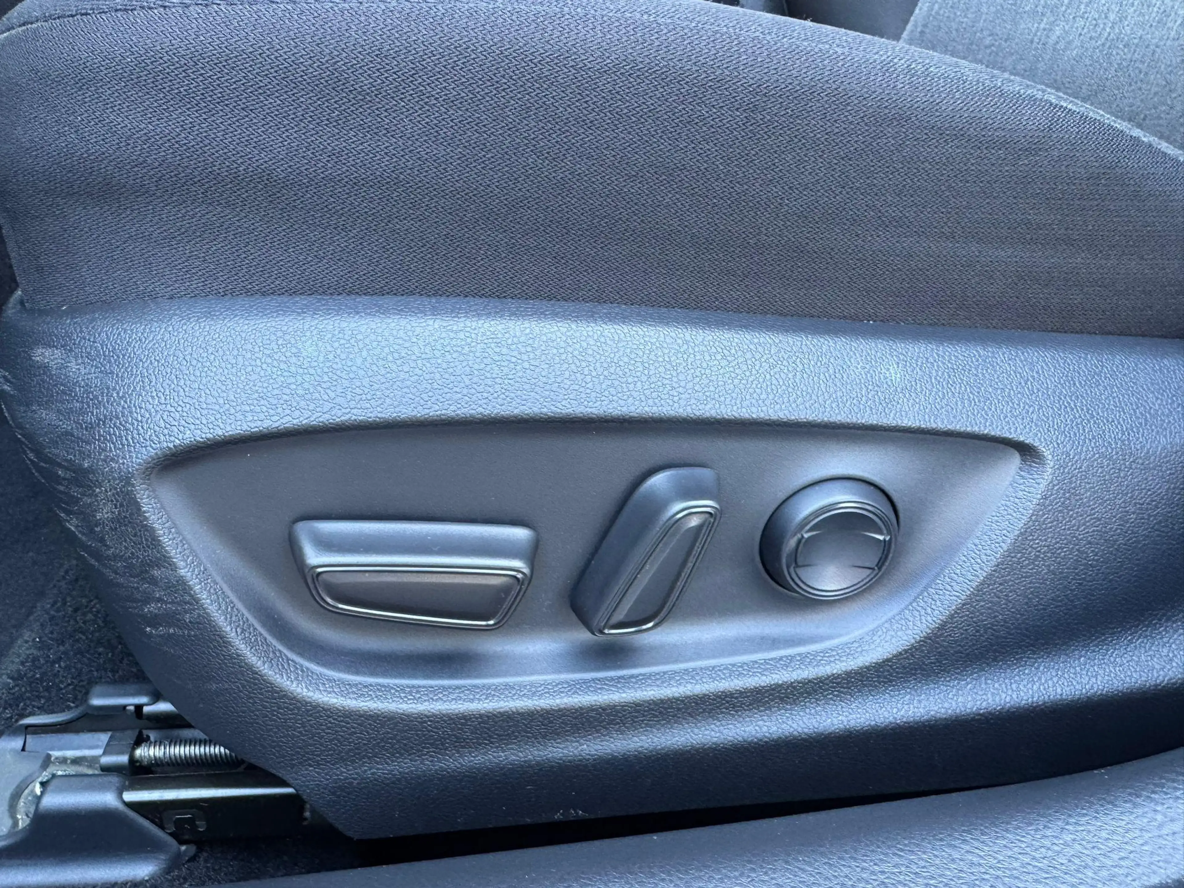 Toyota Camry 2.5 Hybrid Business Leder — photo 3