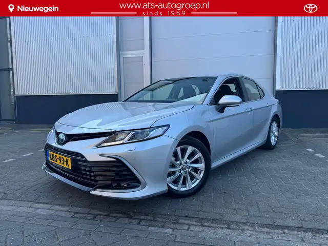 Toyota Camry 2.5 Hybrid Business