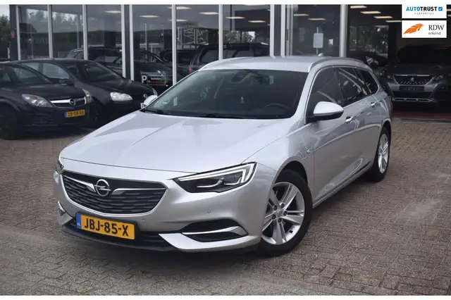 Opel Insignia SPORTS TOURER 1.5 Turbo Business Executive BI-XENO