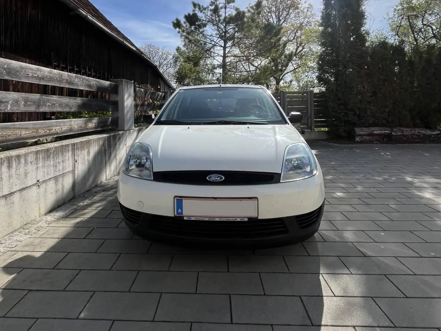 Ford Fiesta Fiesta Flair 1,3 Weiß - 1